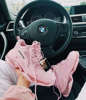 Women's Kick