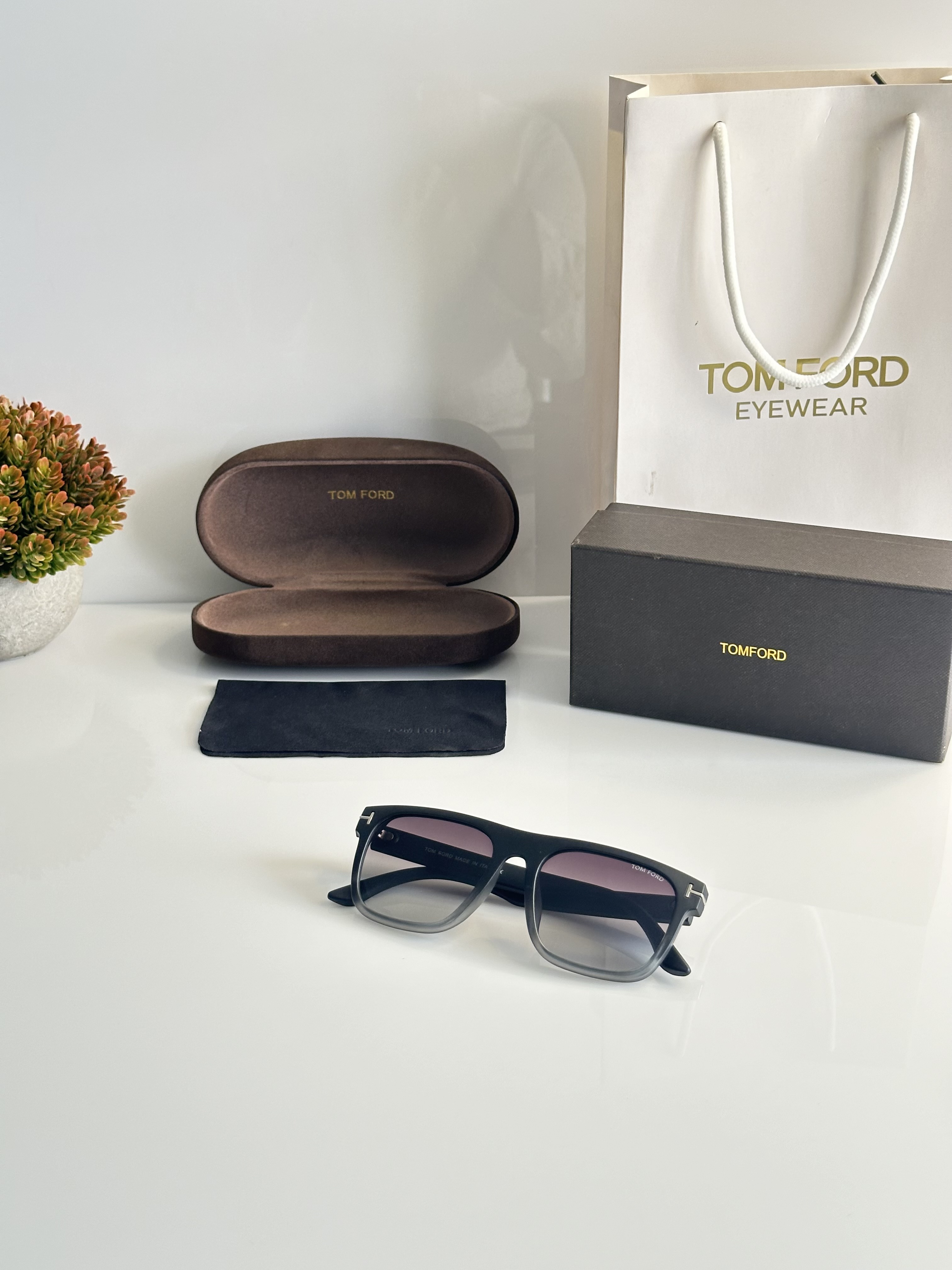 Tomford 0231 Black Green - Image 4