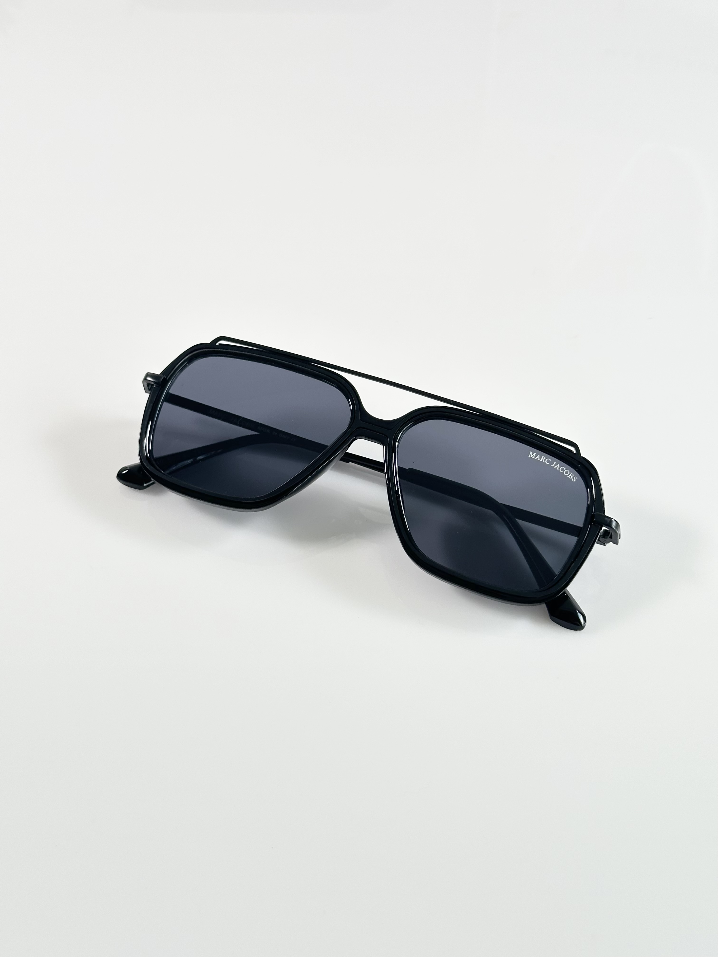 Marc Jacobs 2119 Black - Image 3
