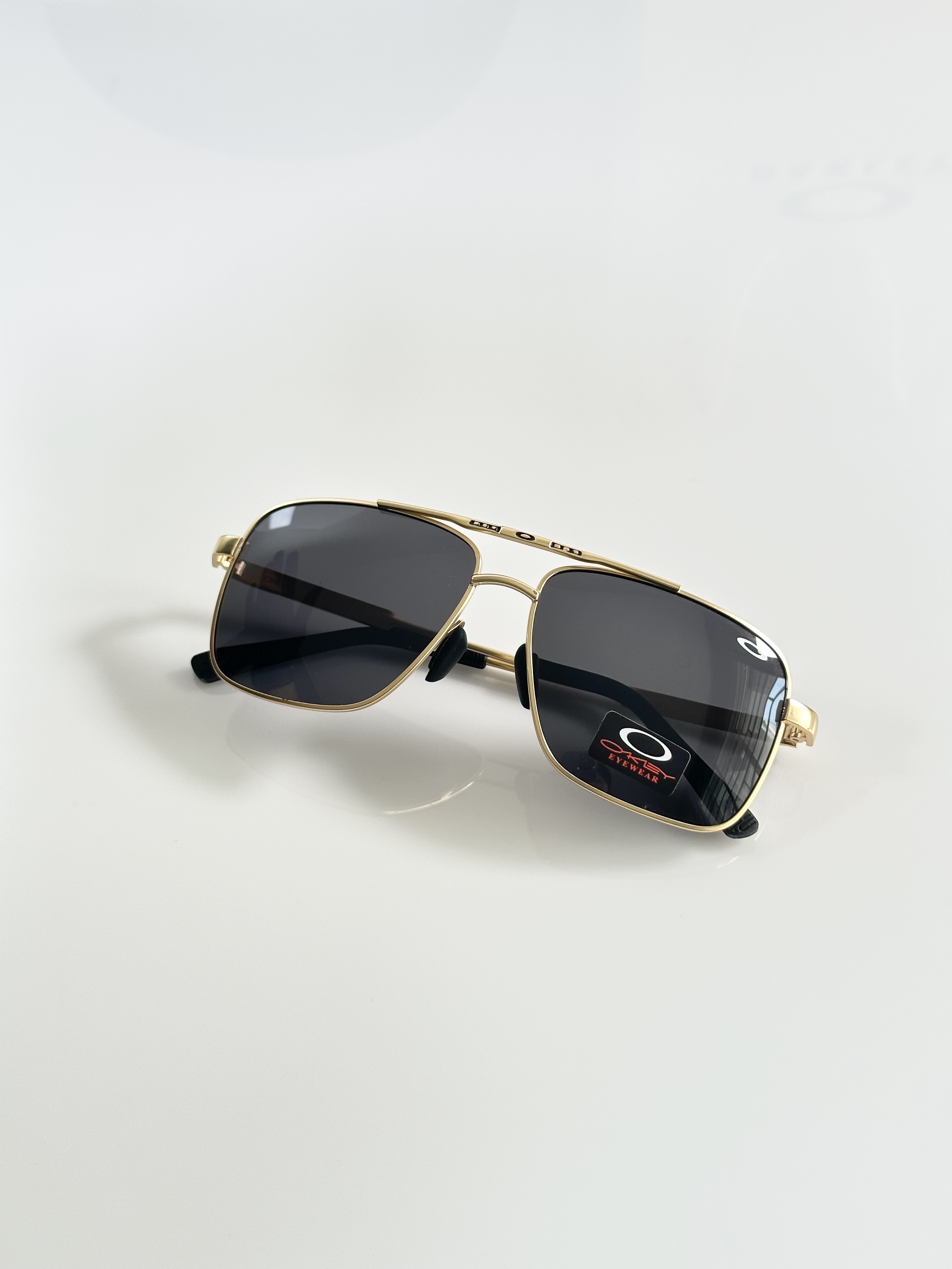 Oakley_8922_Gold_Black - Image 3