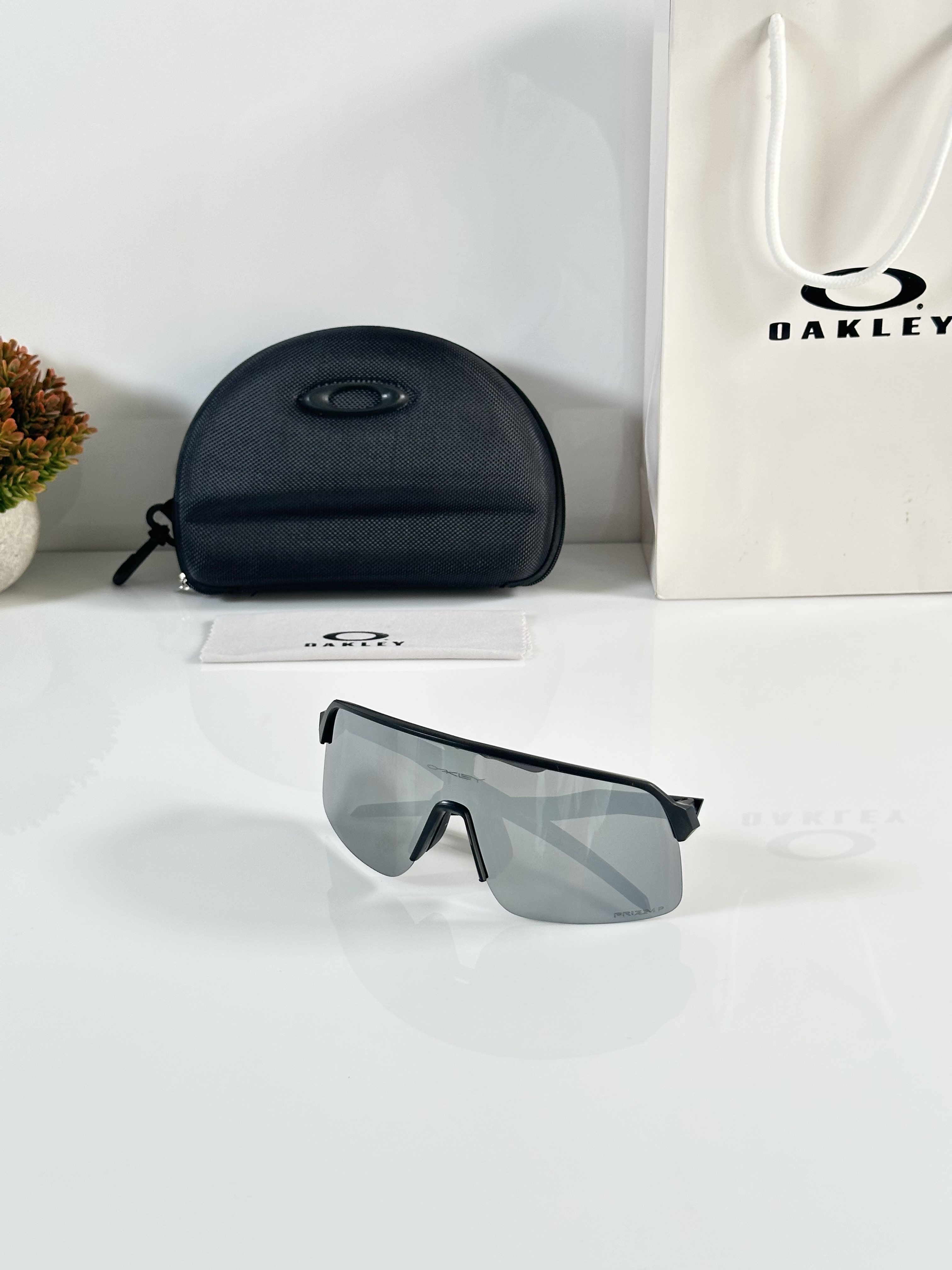 Oakley_9463_Black_Silver_Mercury - Image 4
