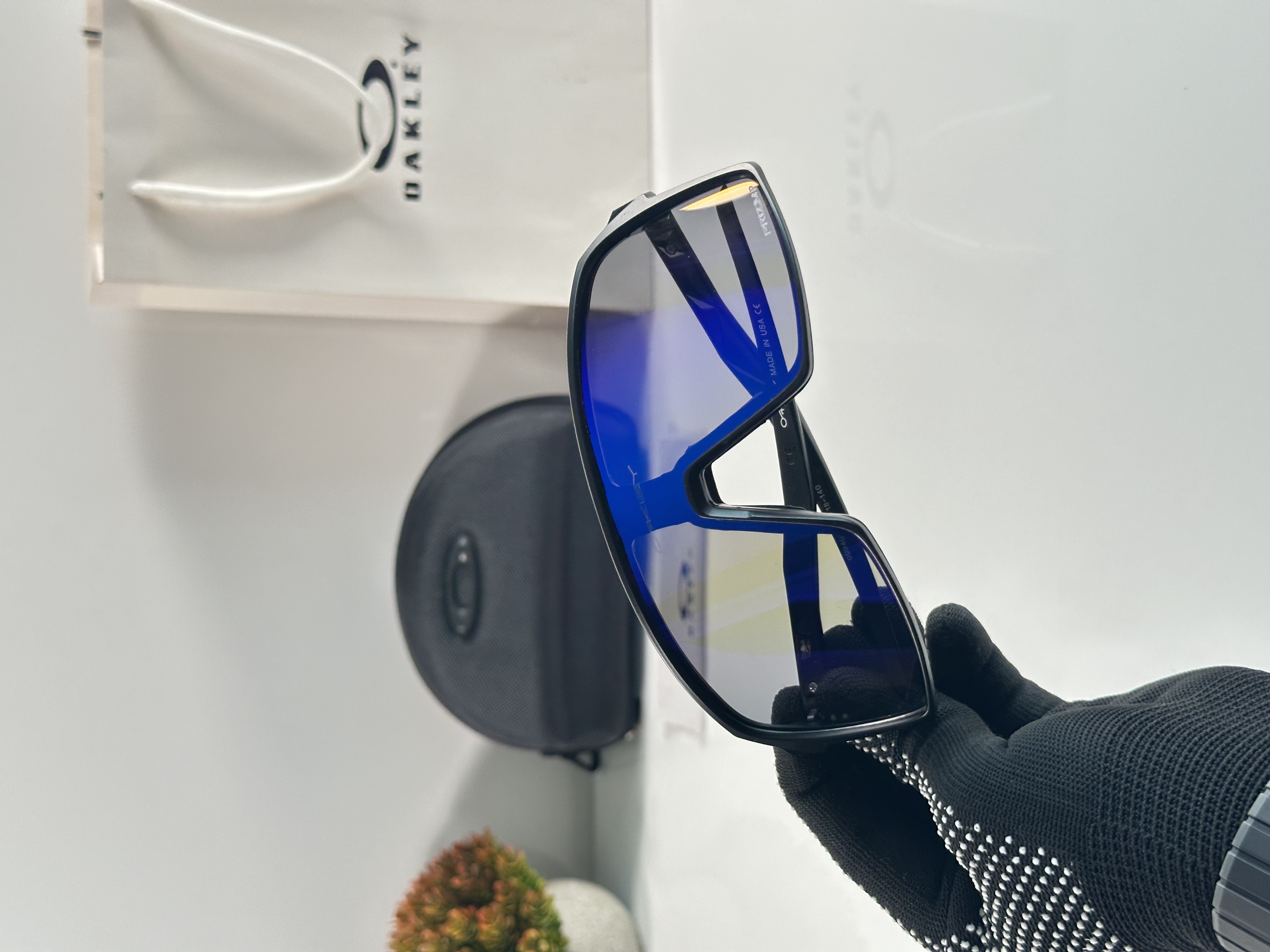 Oakley_9406_Black_Blue_Revo - Image 3