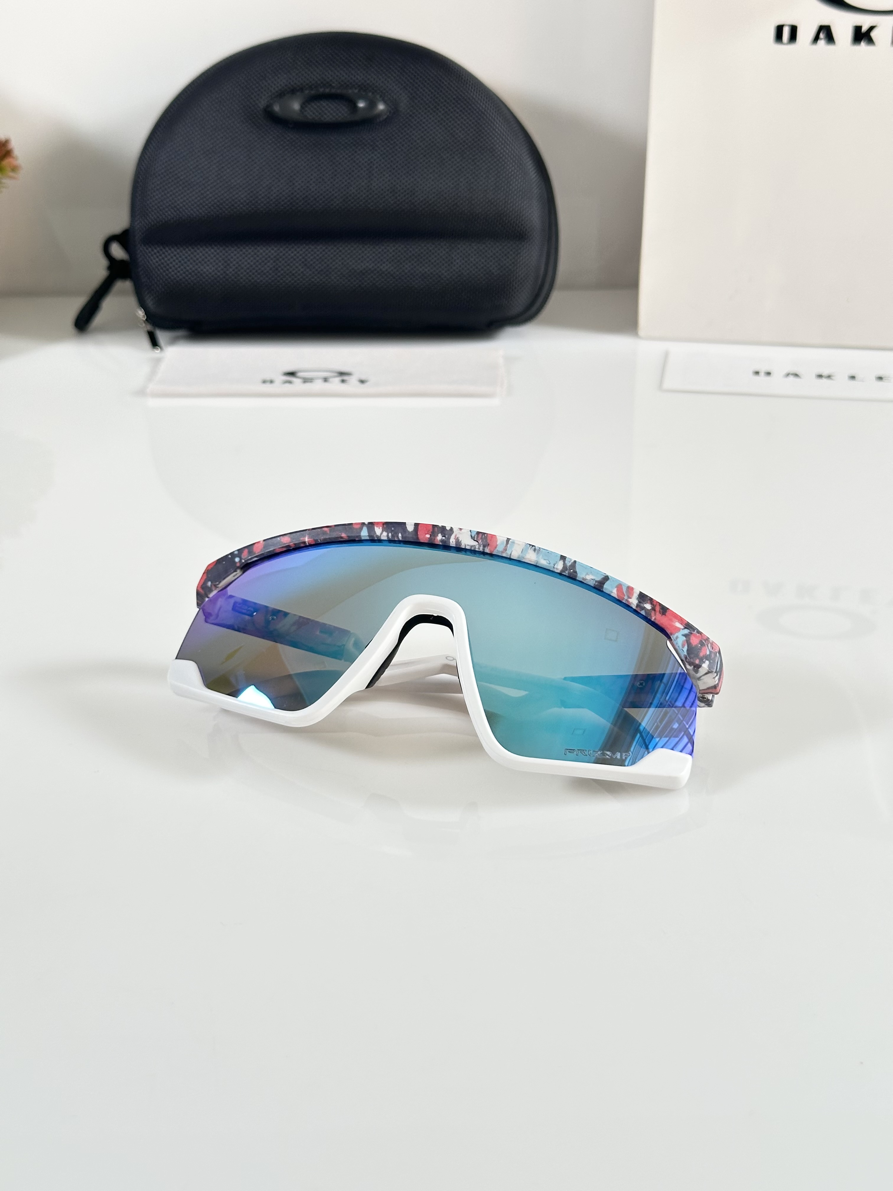 Okley 9280 White Aqua - Image 3