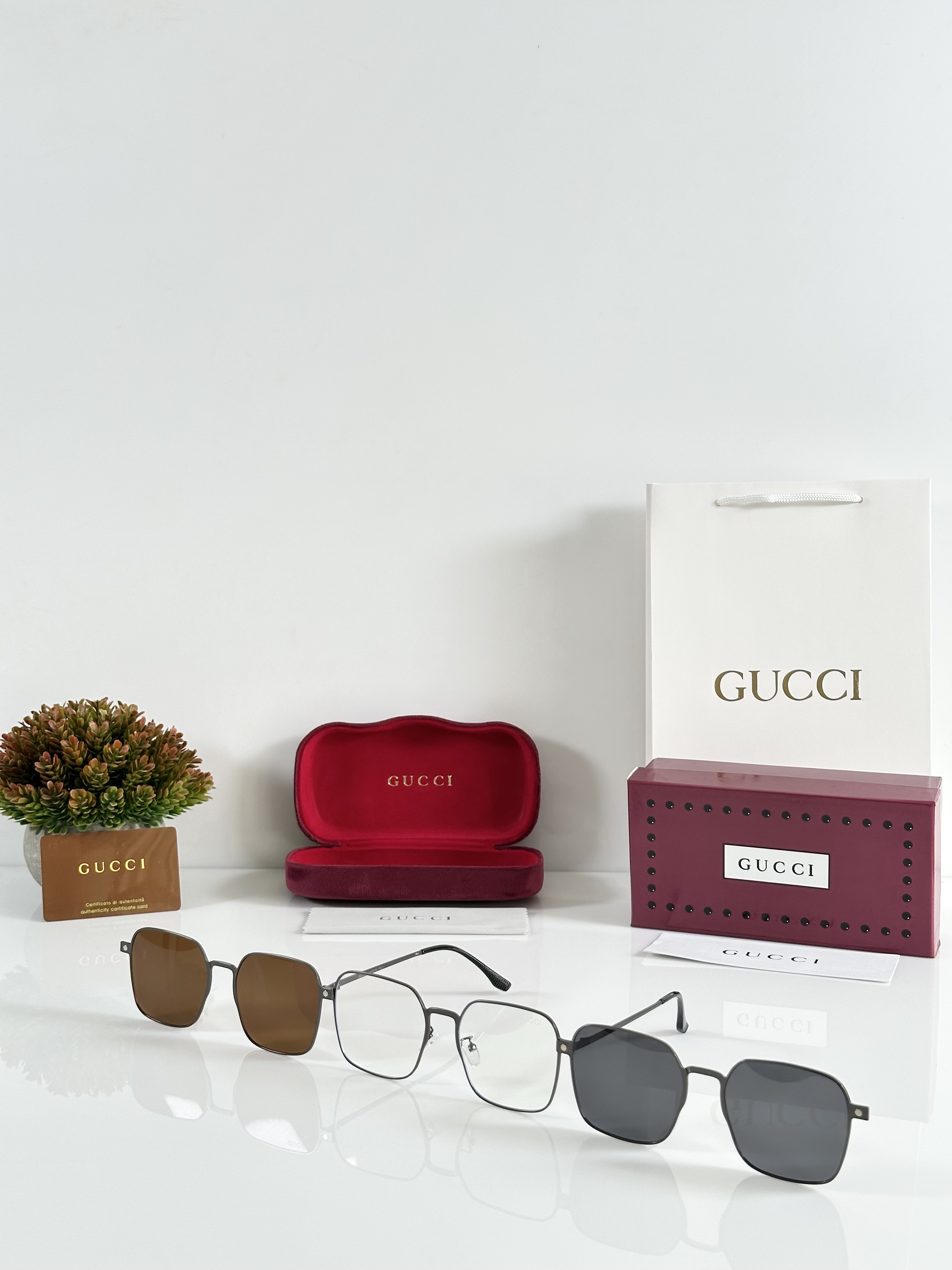Gucci_2704_Attachment_Gun_Black_Brown