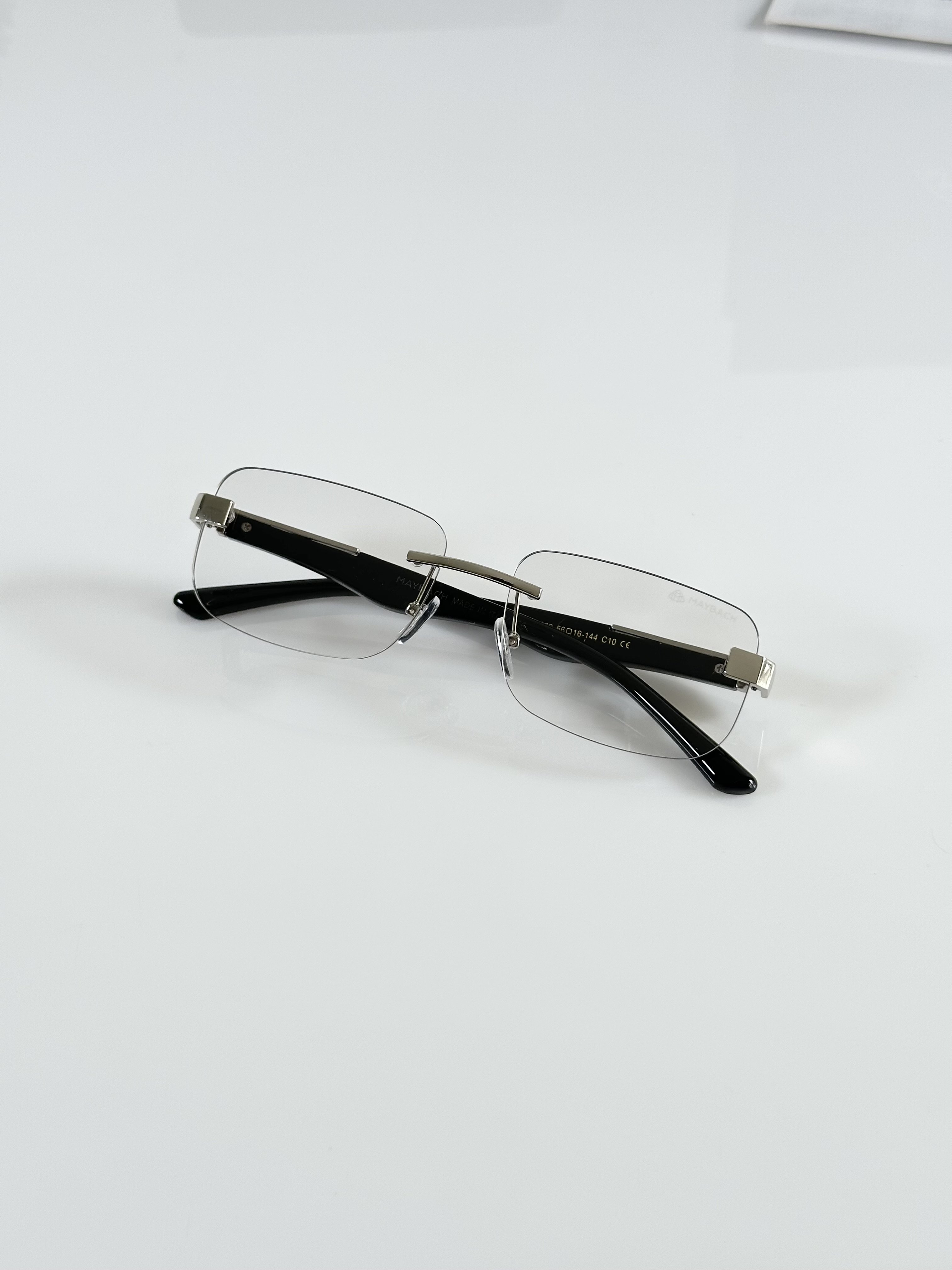 Maybach 1029 Silver Day Night Color Changing Glass - Image 3