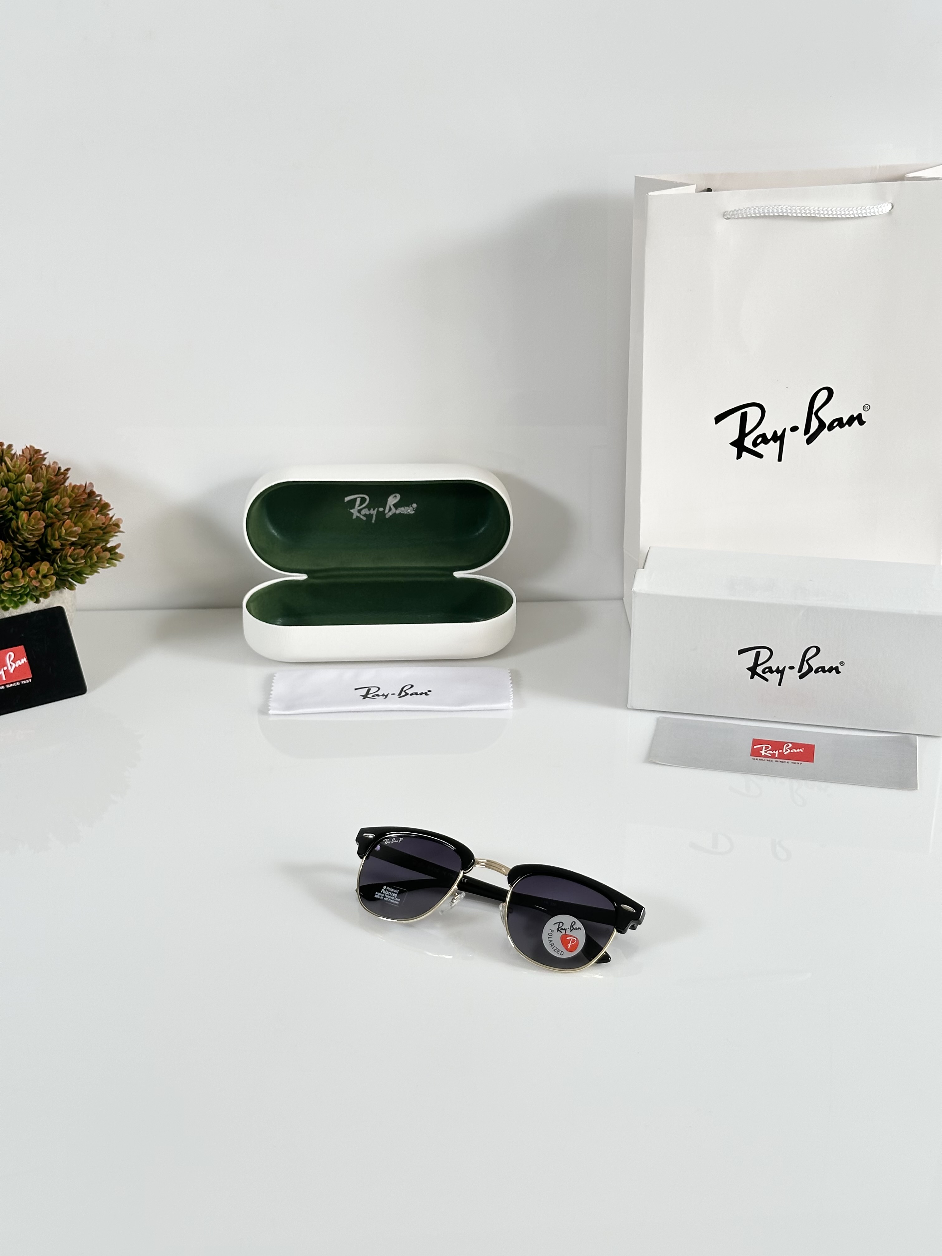 Rayban 3016 Gold Black DC - Image 4