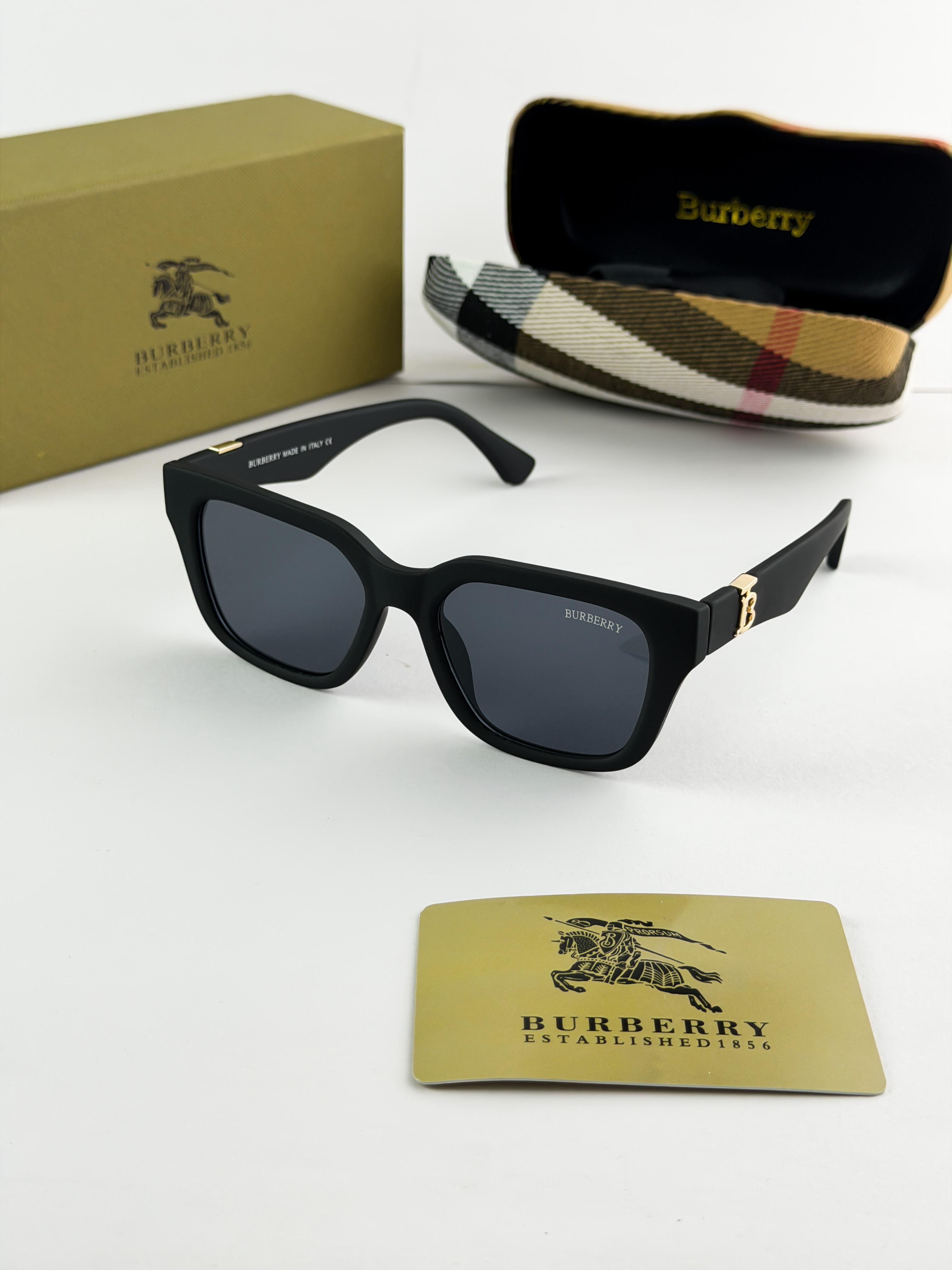 Burberry_black_4419-105
