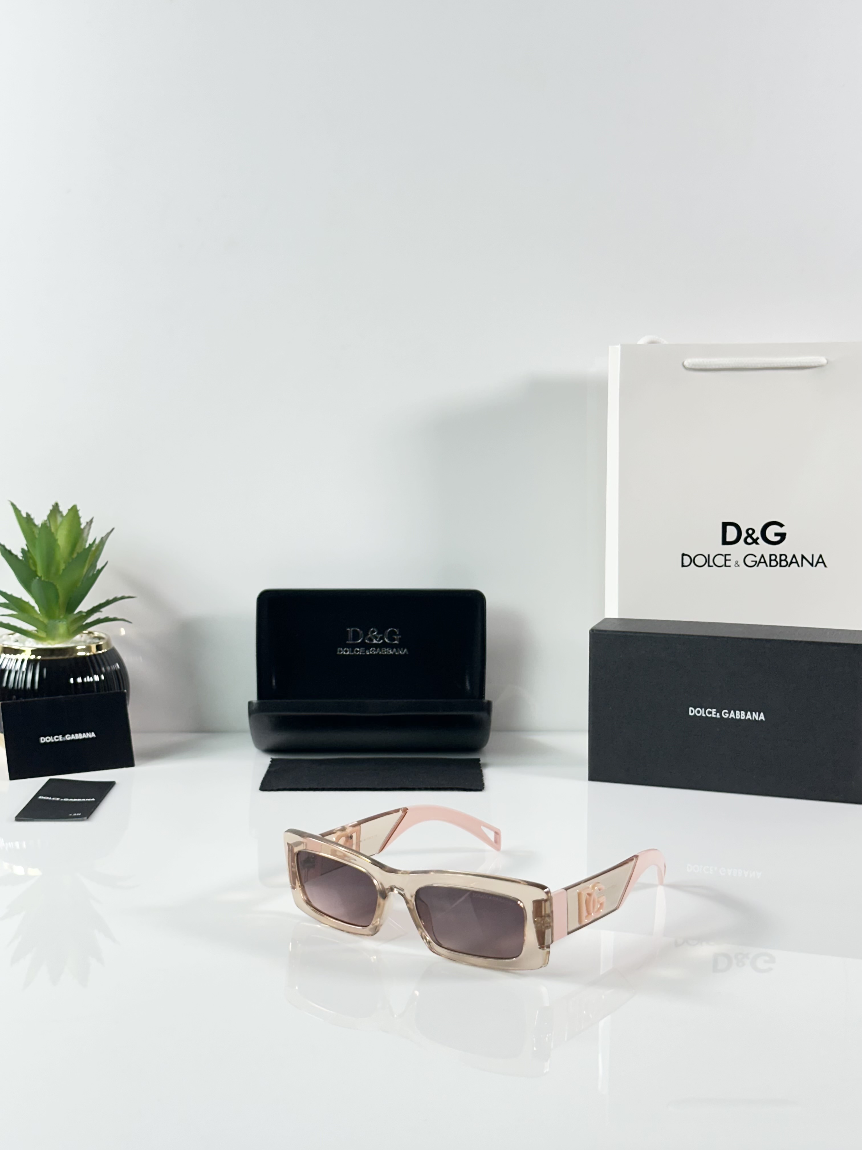 Dolce_&_Gabbana_WMNS_6173_Water_Pink