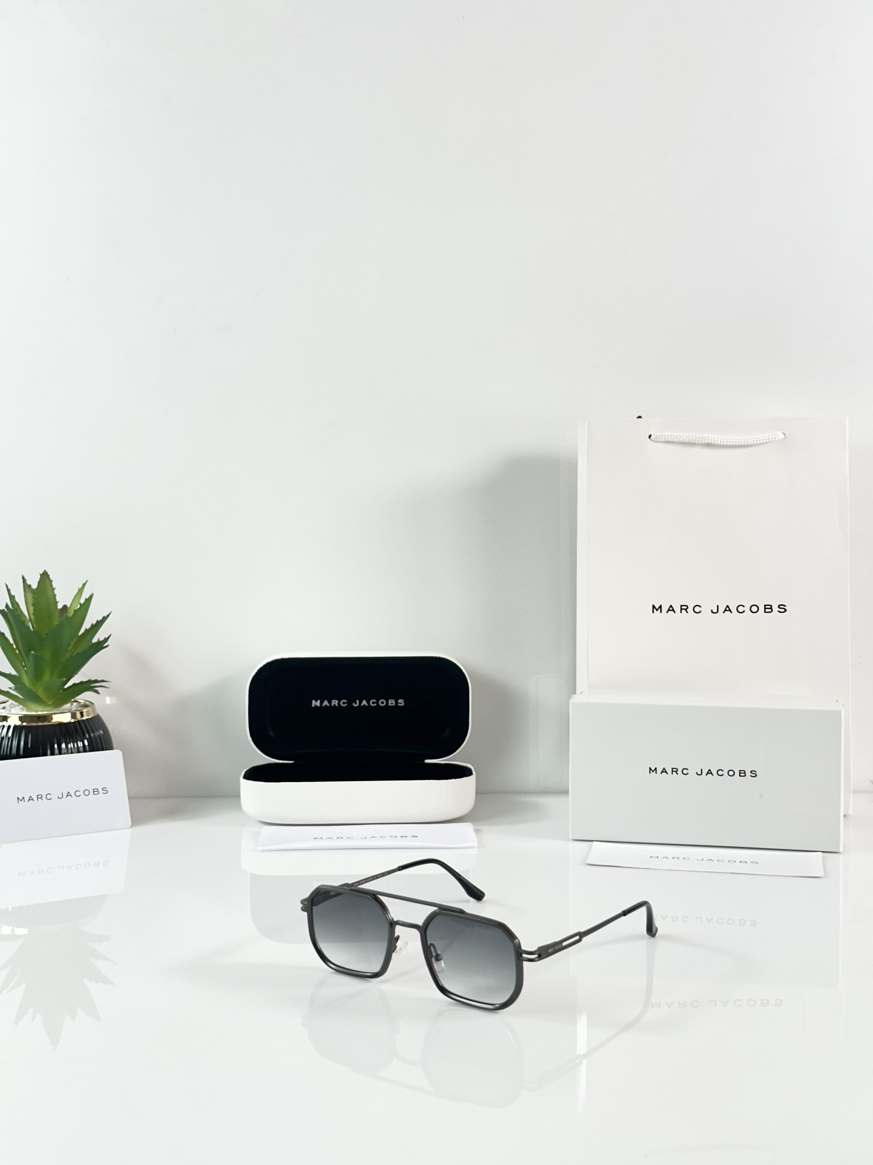 Marc Jacobs 518 Gun Green