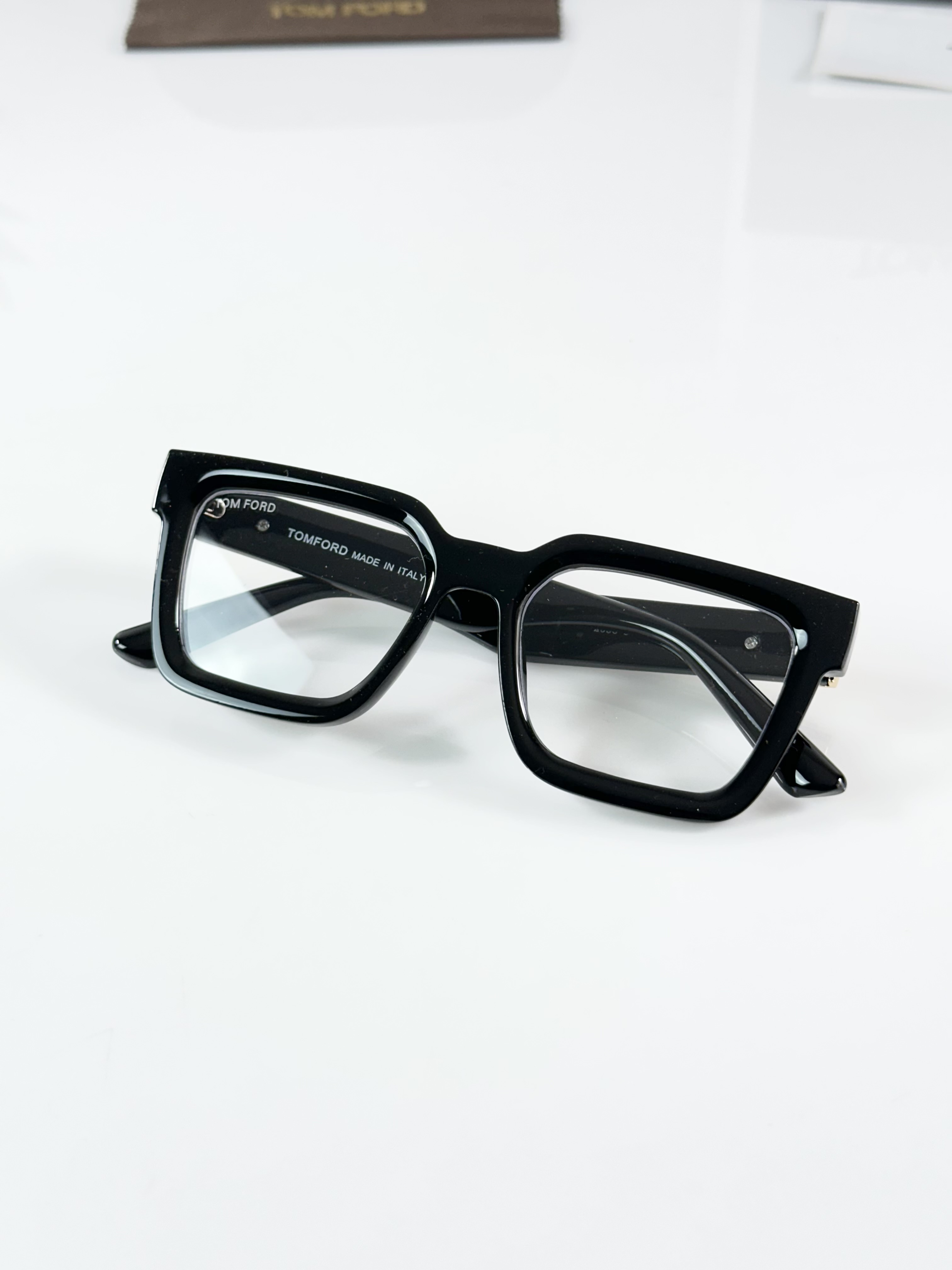 Tomford 2098 Black Frame - Image 3