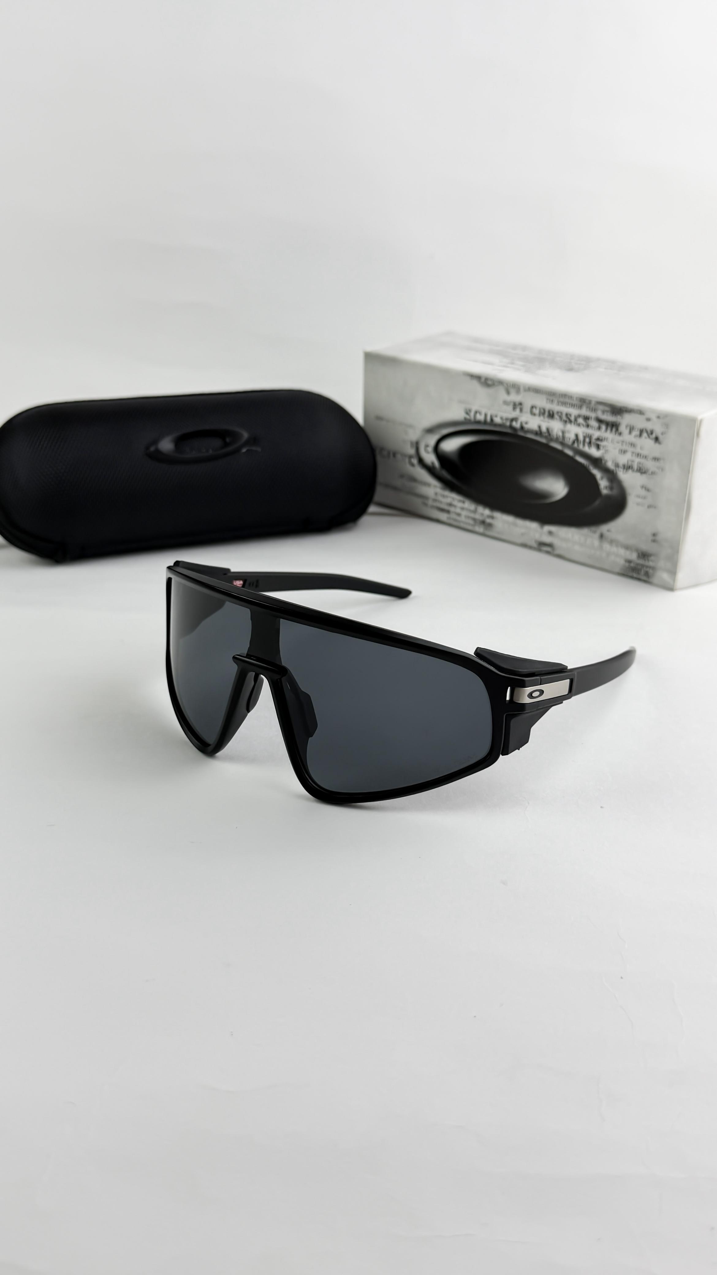 Oakley_black_9404