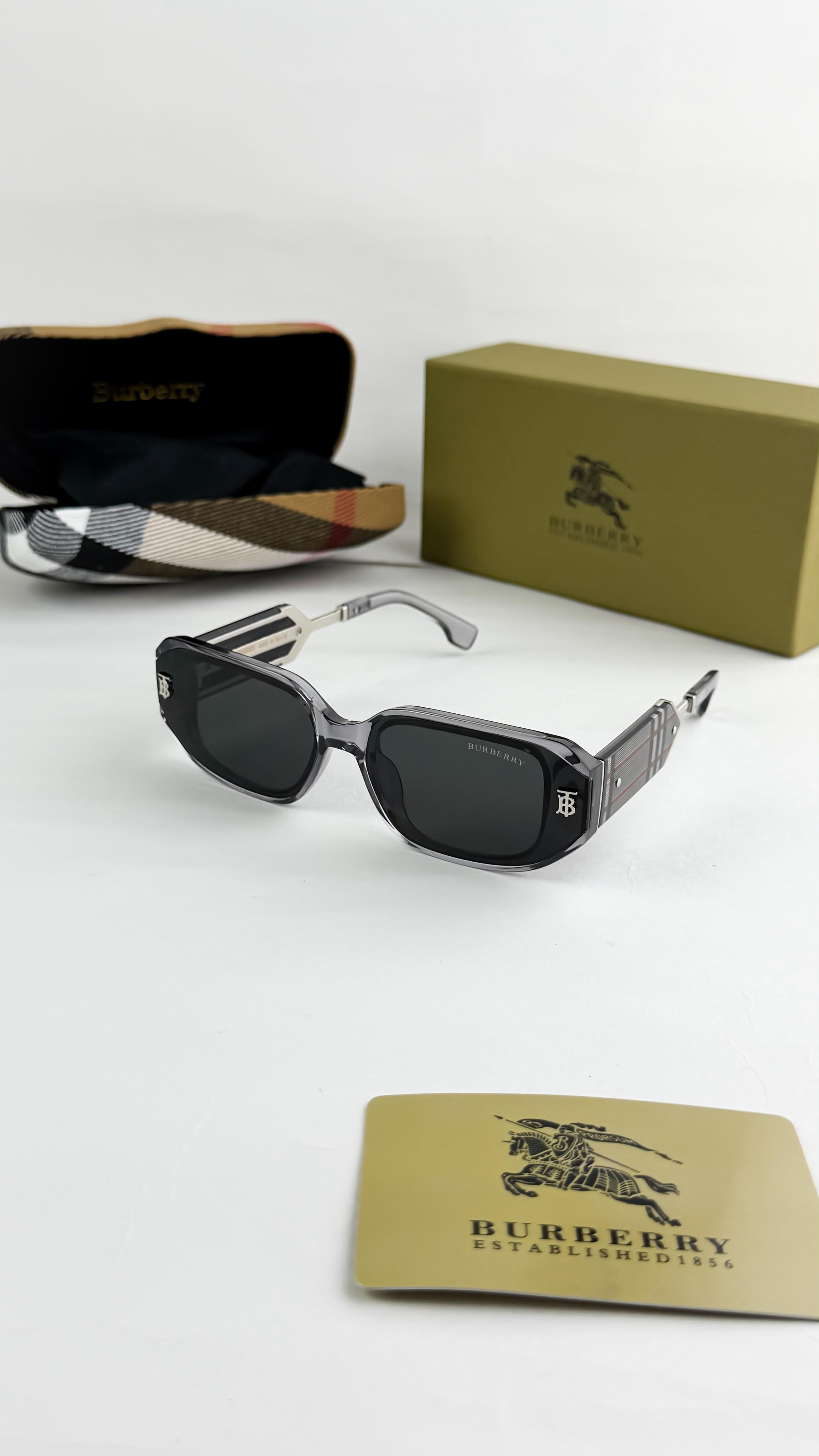 Burberr_y grey black 98410
