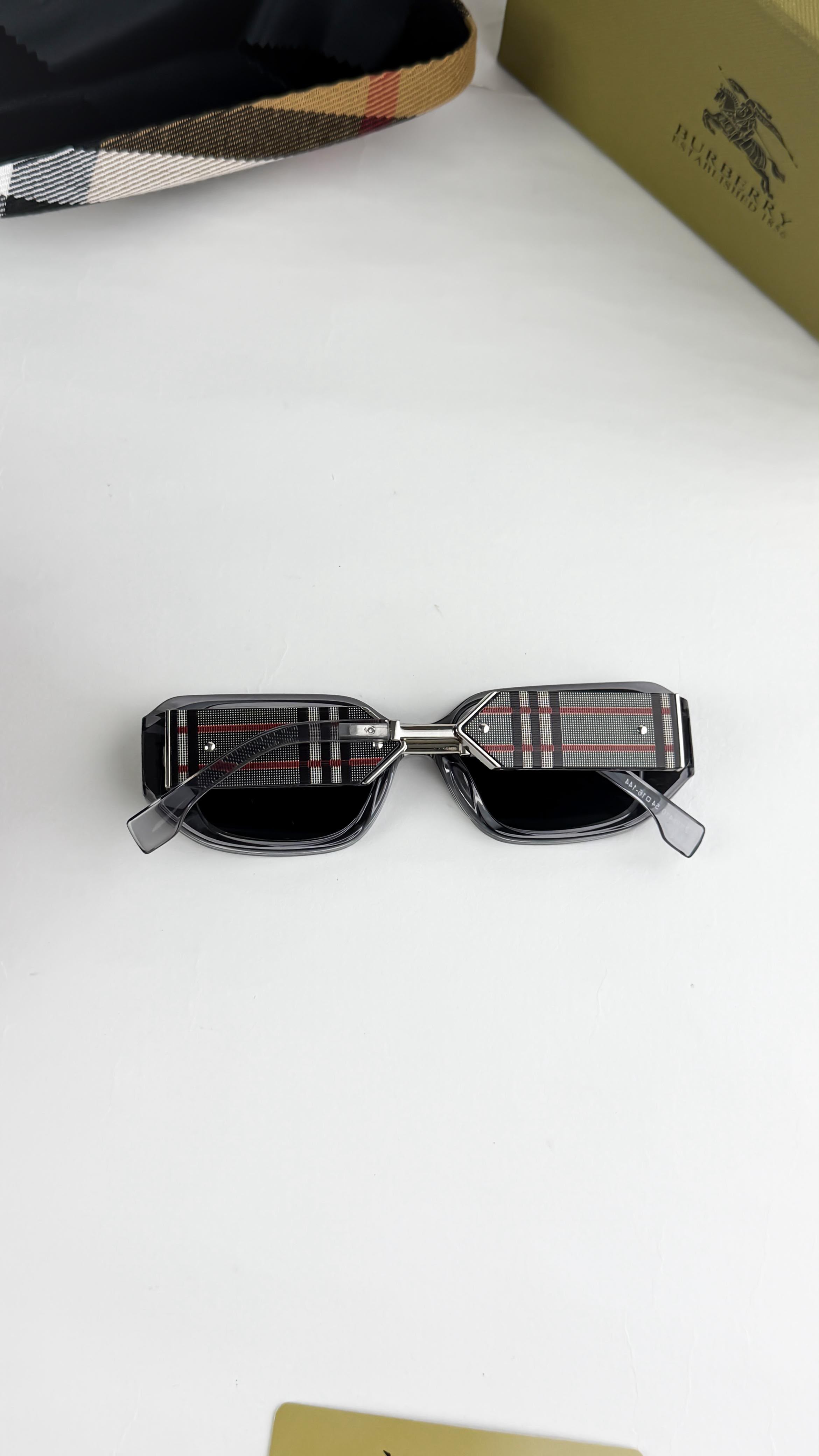 Burberr_y grey black 98410 - Image 3