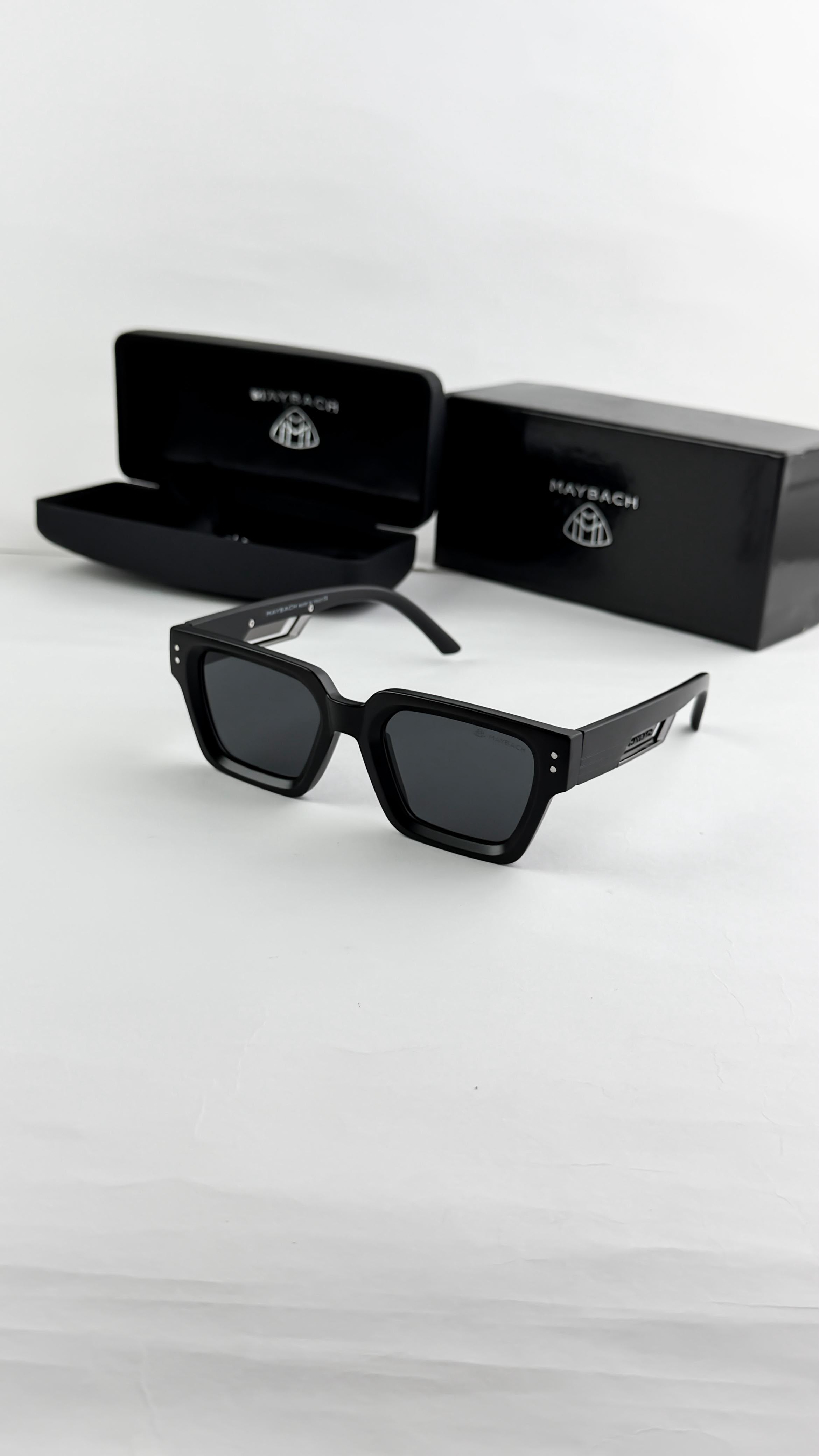 MAYBACH BLACK 3489