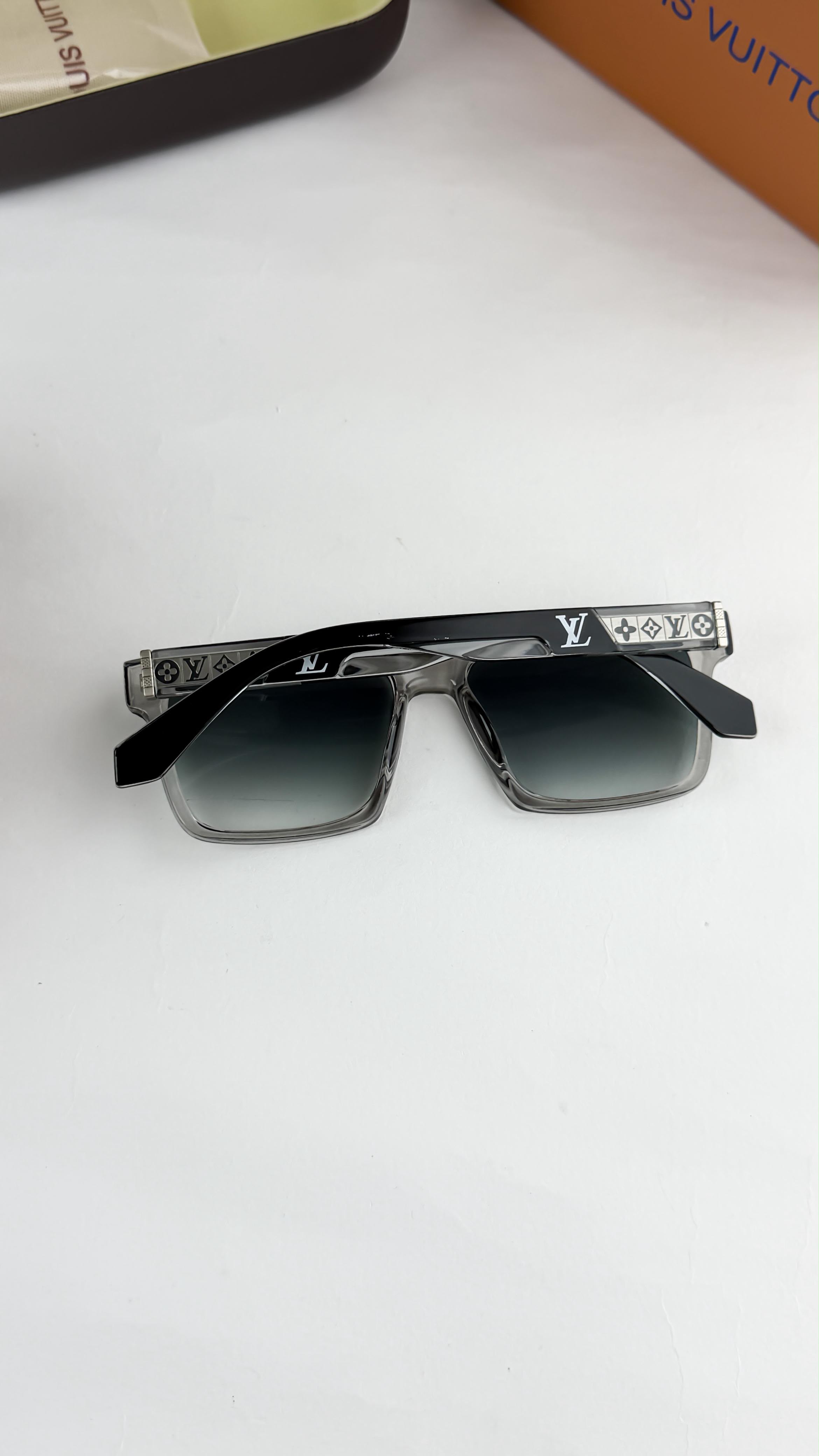 Louis_vuitton_silver_blue_219 - Image 4