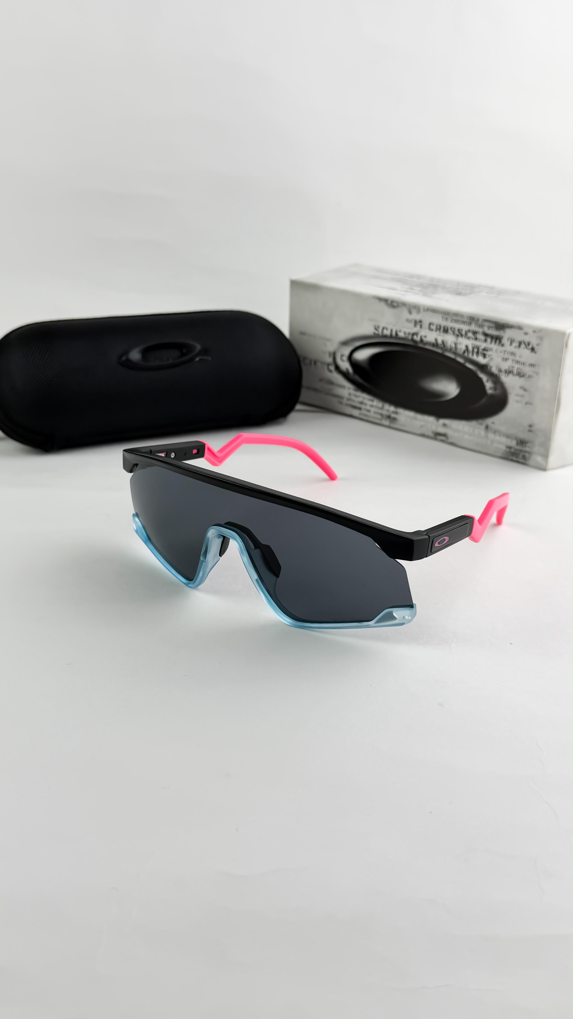 Oakley_pink_blue_9280