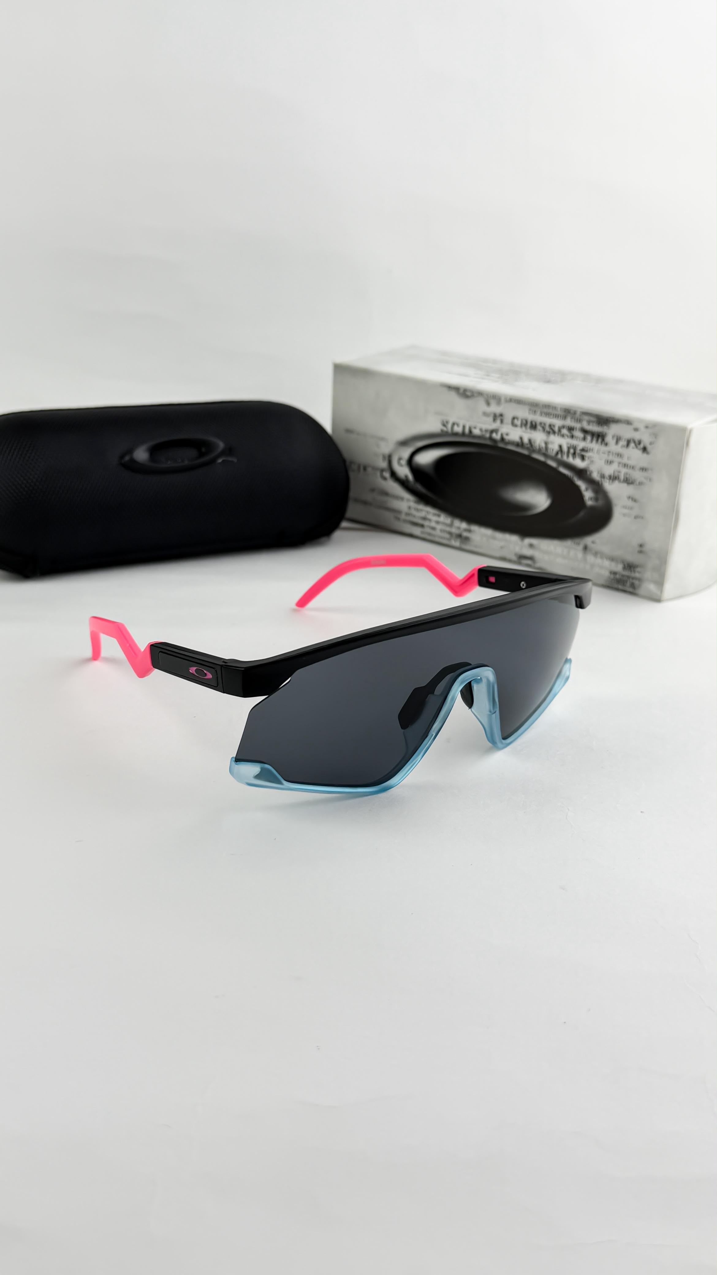 Oakley_pink_blue_9280 - Image 4