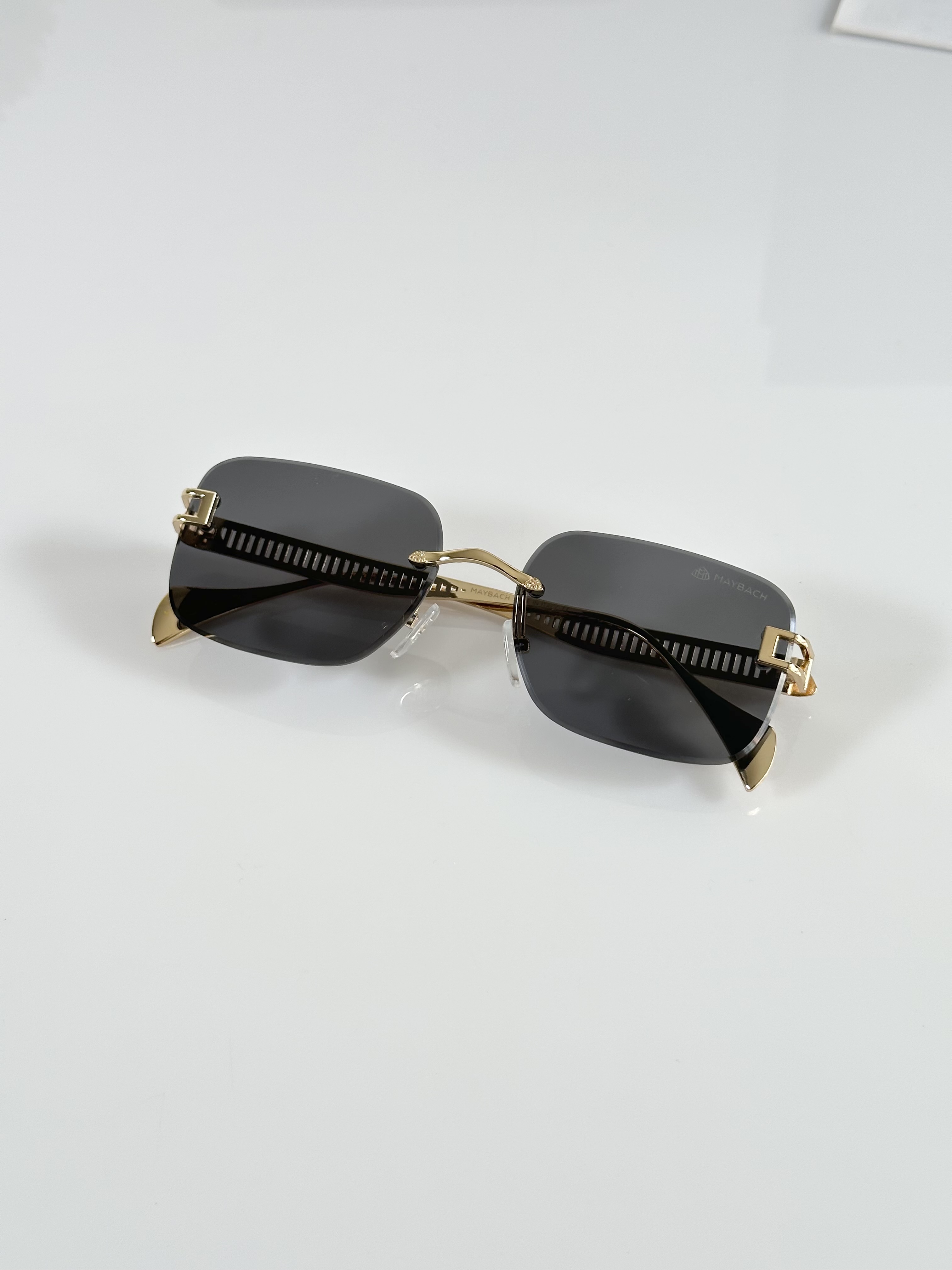 Maybach 1018 Gold Black - Image 3