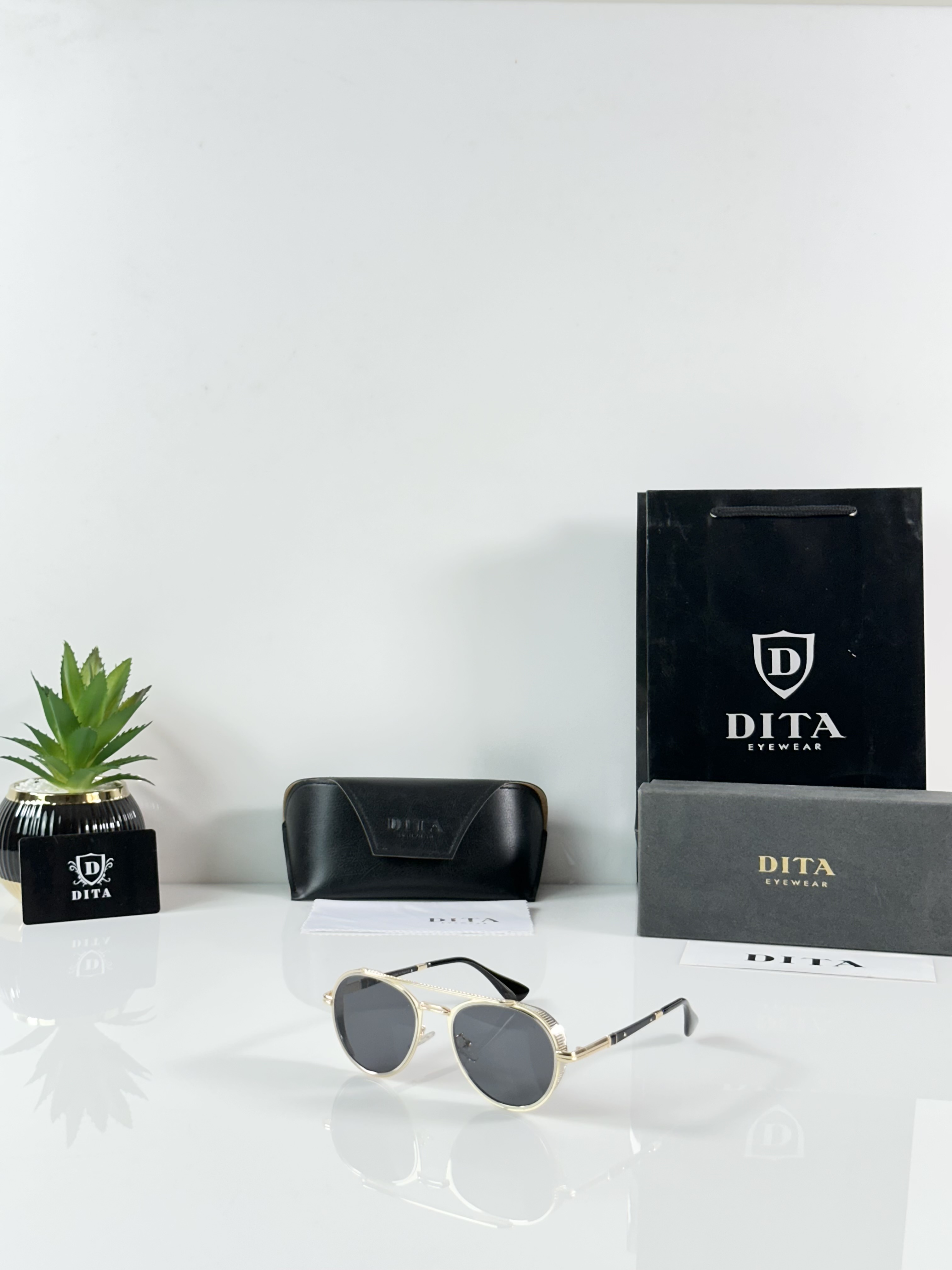 Dita 327 Gold Black