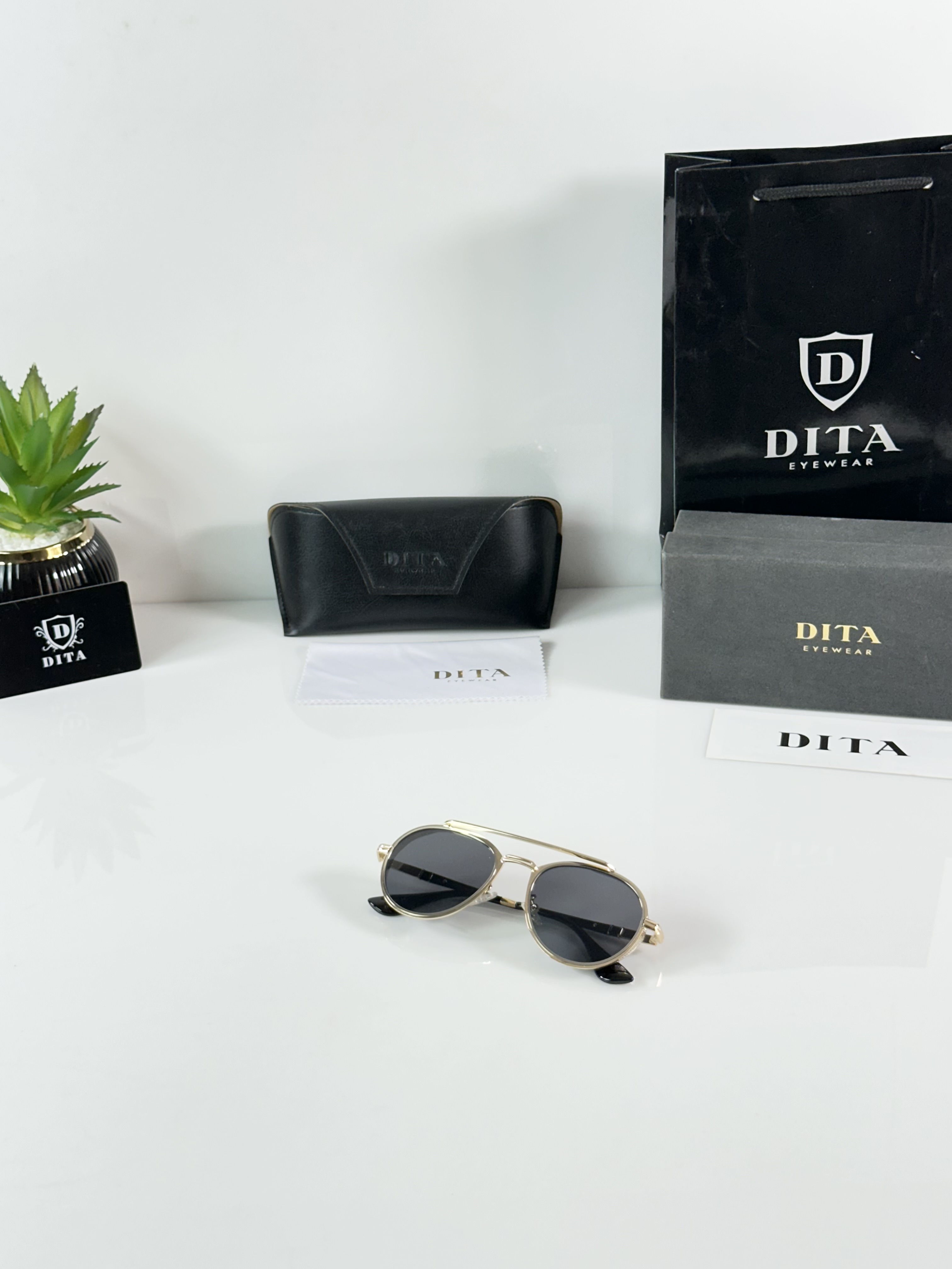 Dita 327 Gold Black - Image 4