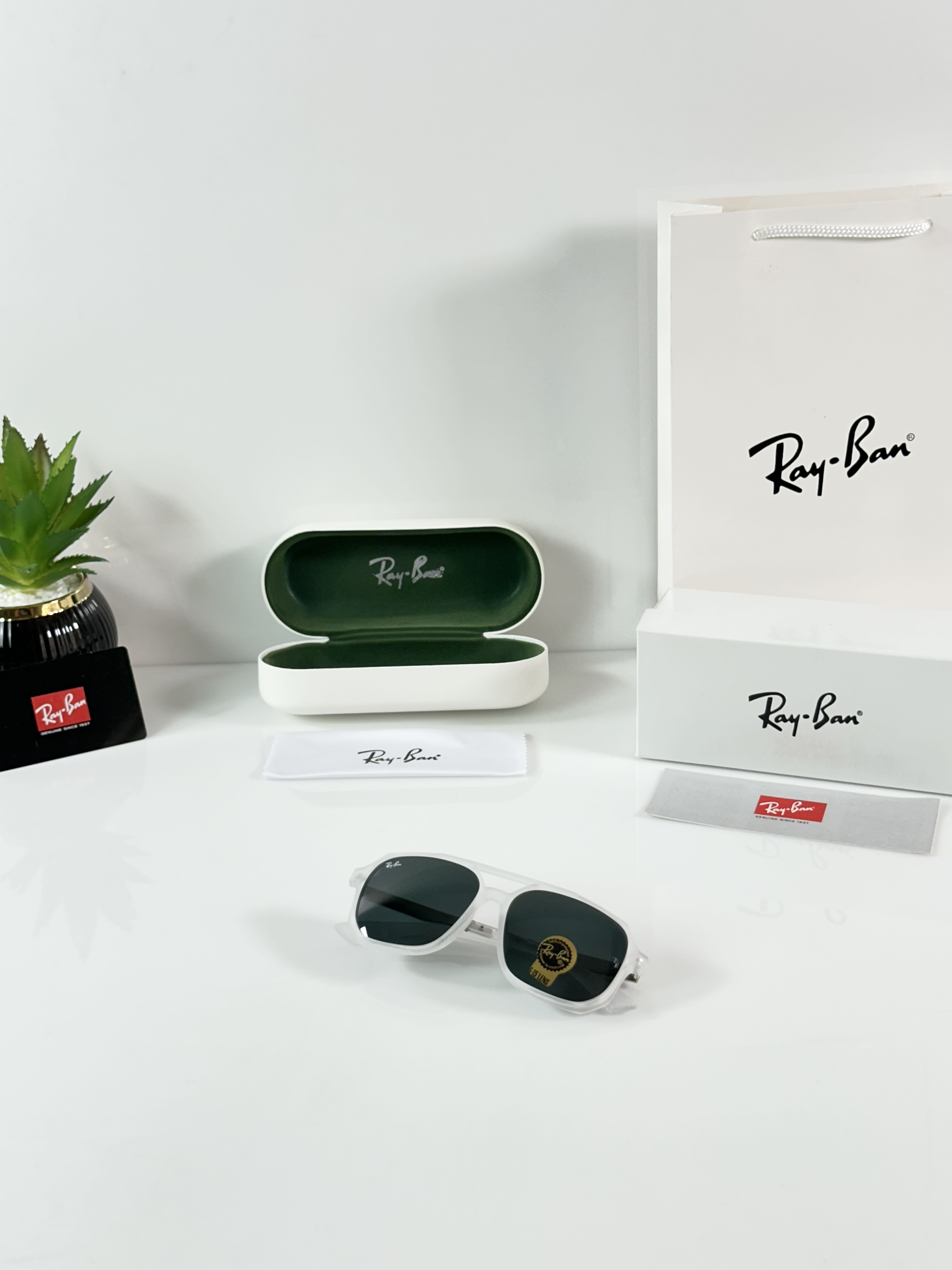 Rayban 4605 Ice Black GLASS - Image 5