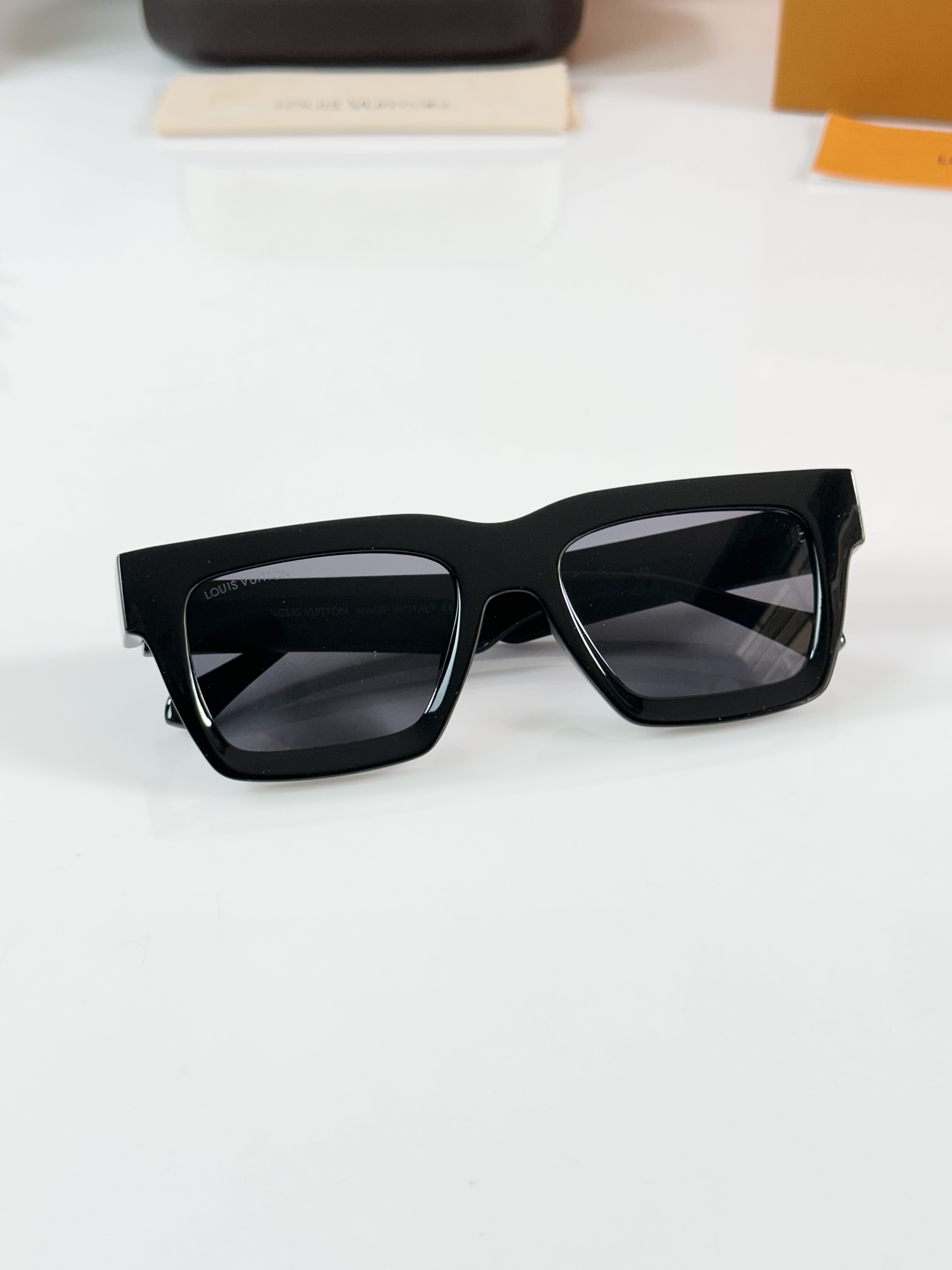 LV 6093 Black - Image 3