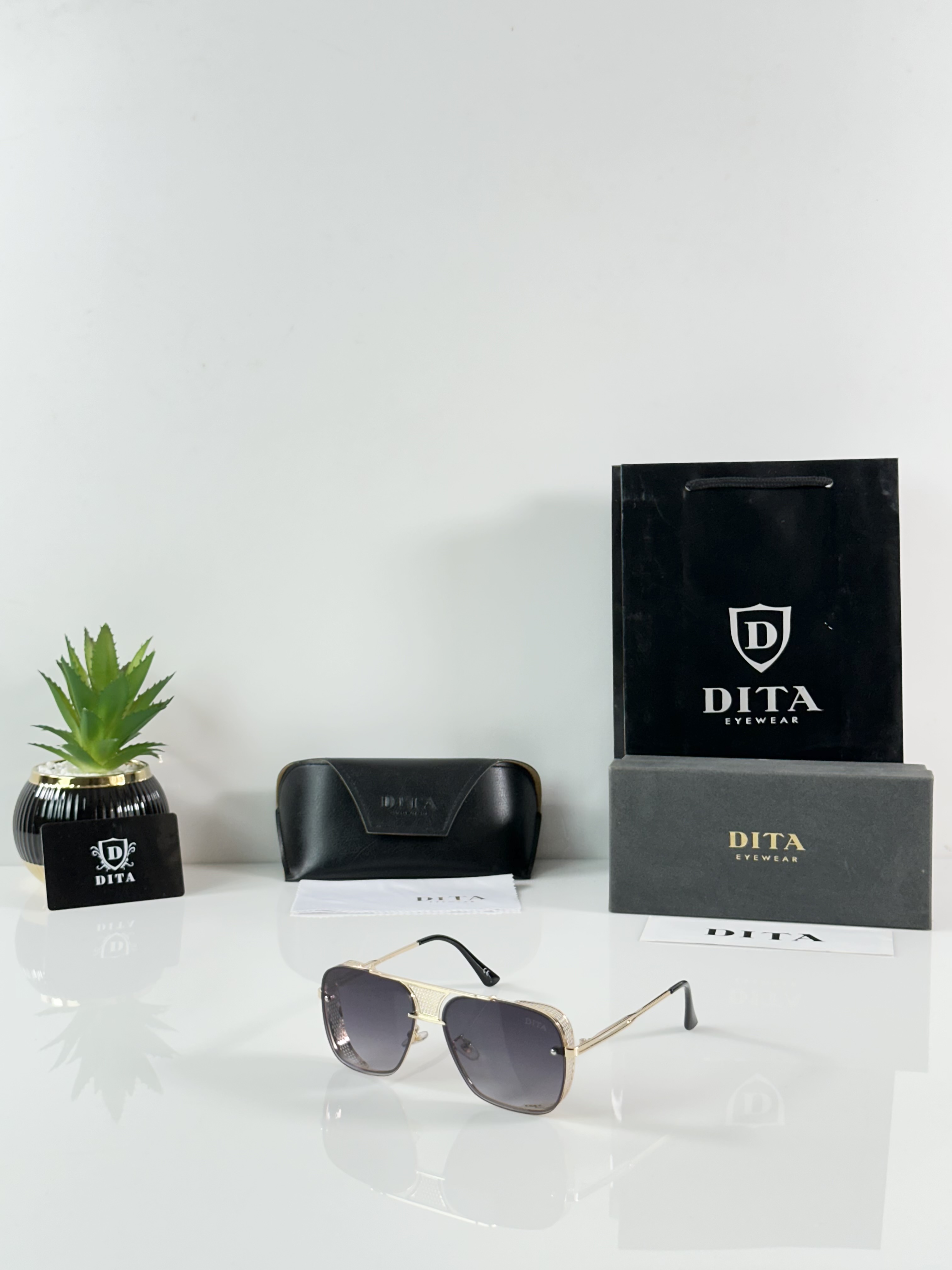 Dita 1169 Gold Black DC