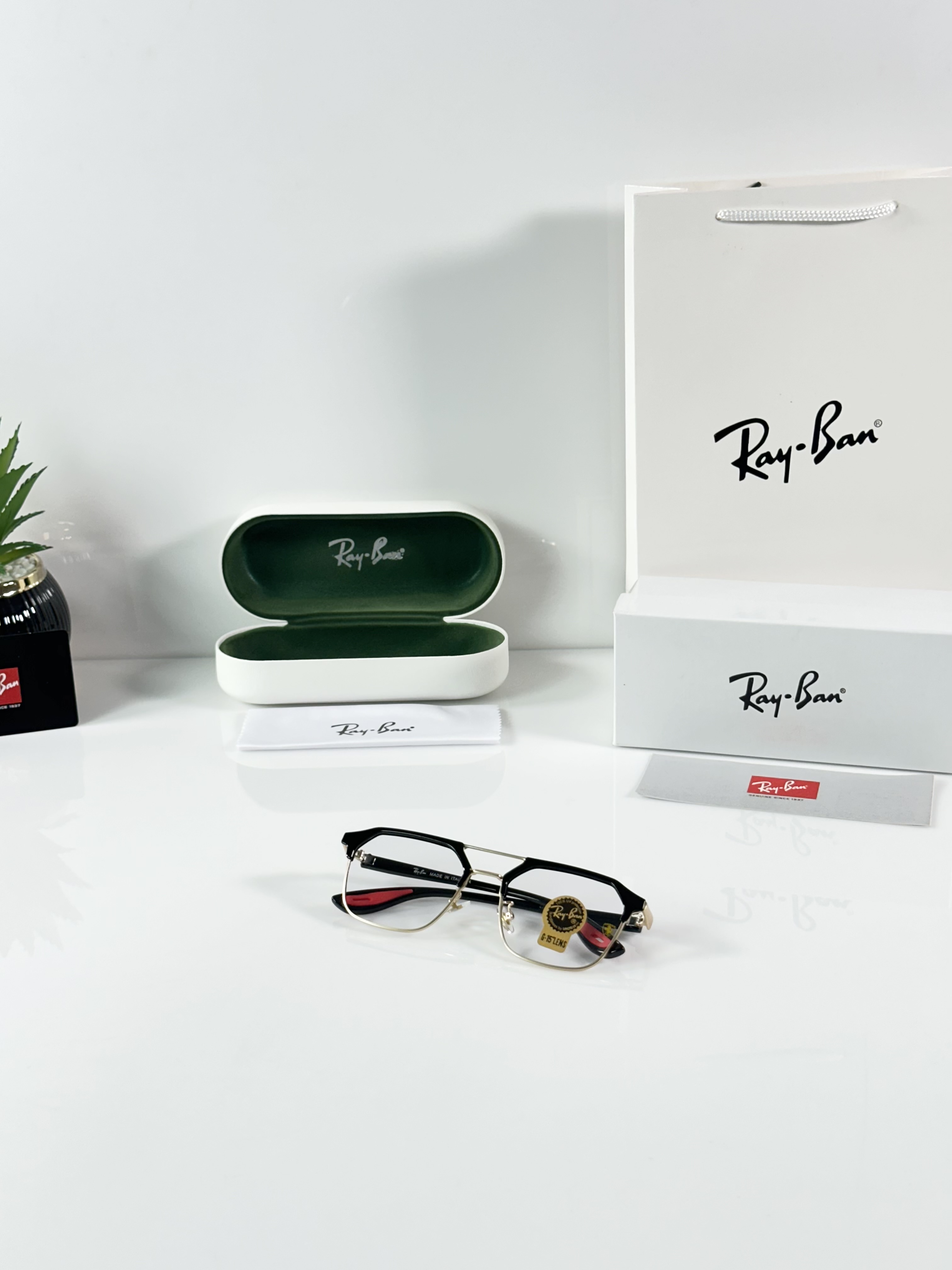 Rayban 04 Gold Black Frame - Image 5