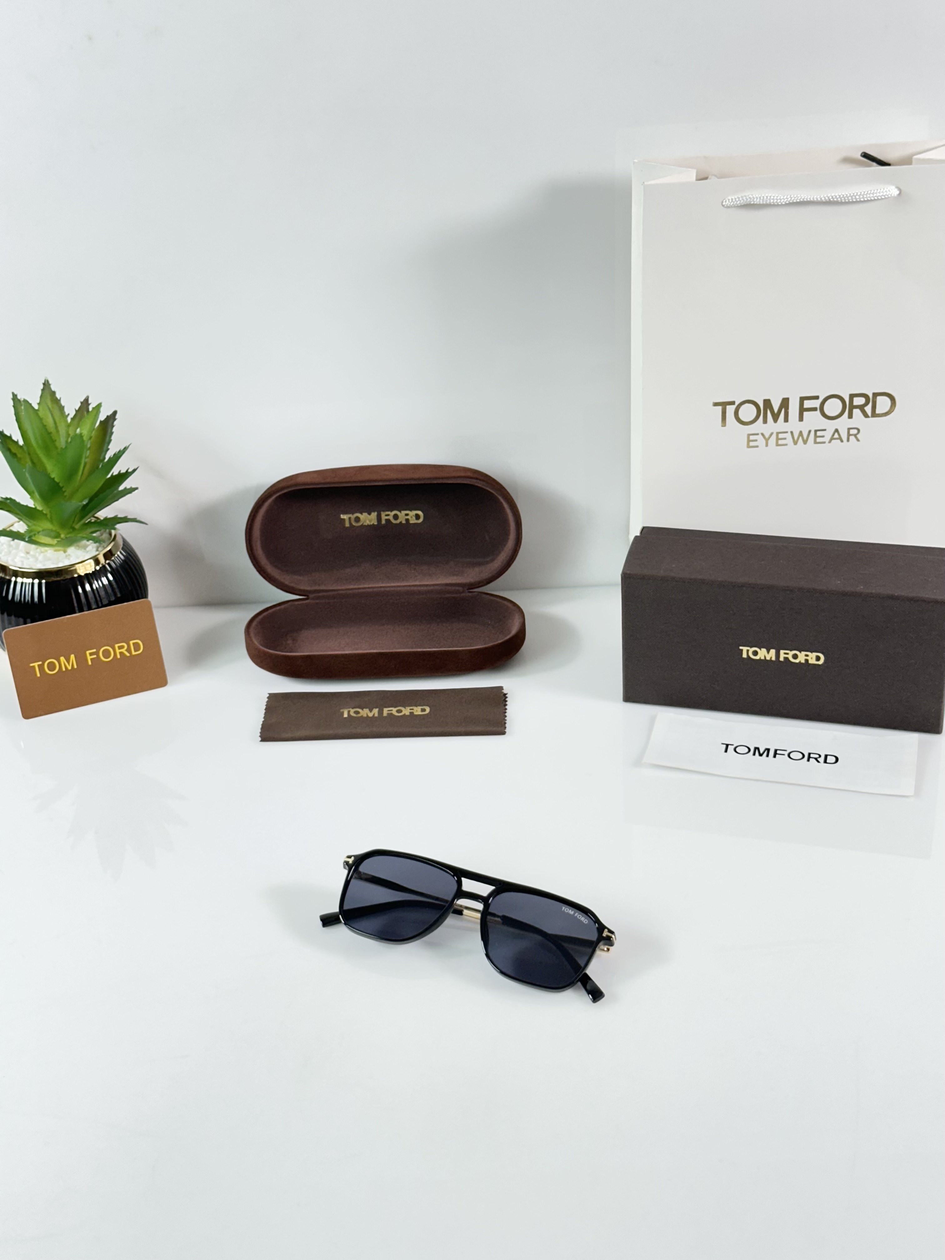Tom 0230 Gold Black - Image 5