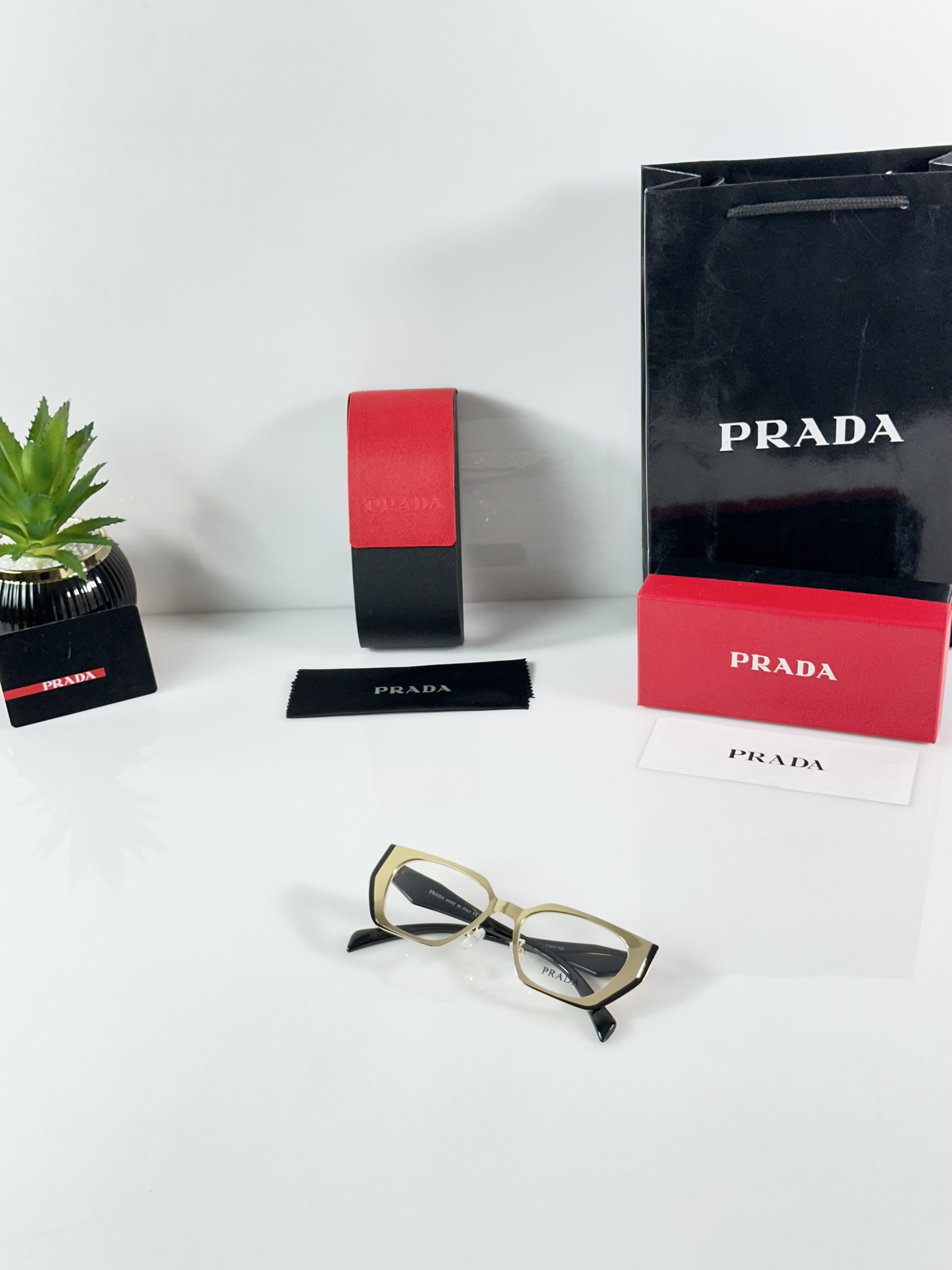 PR WMNS 018 Gold Black Frame - Image 5
