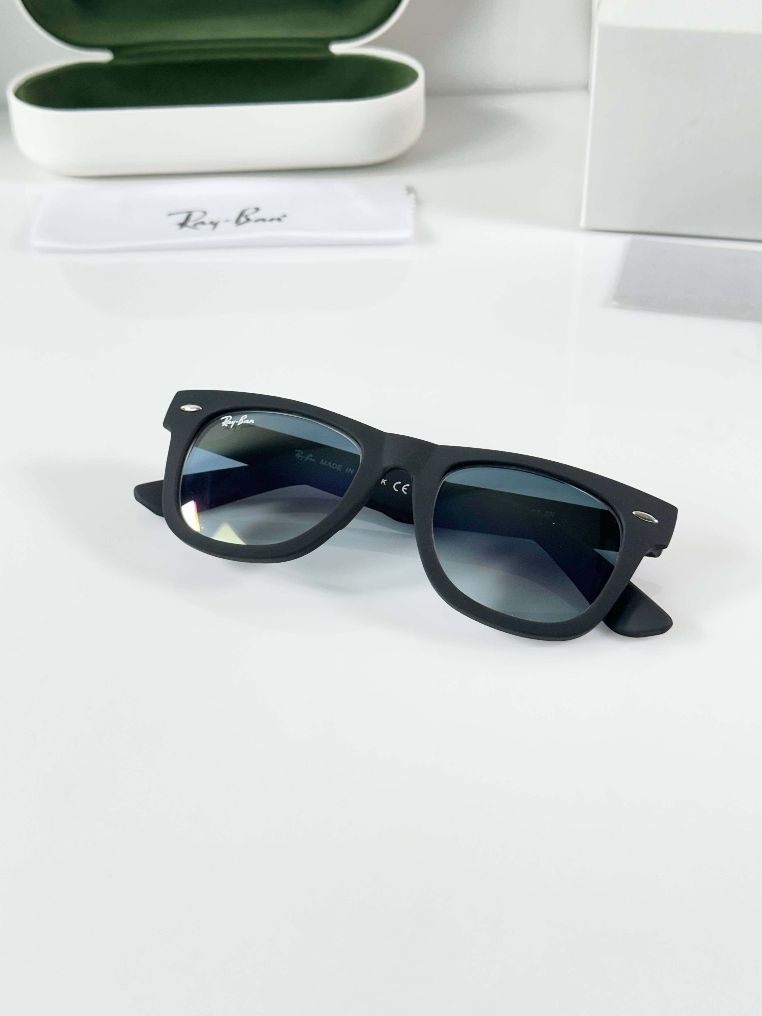 Rayban 2140 Black Blue GLASS - Image 4