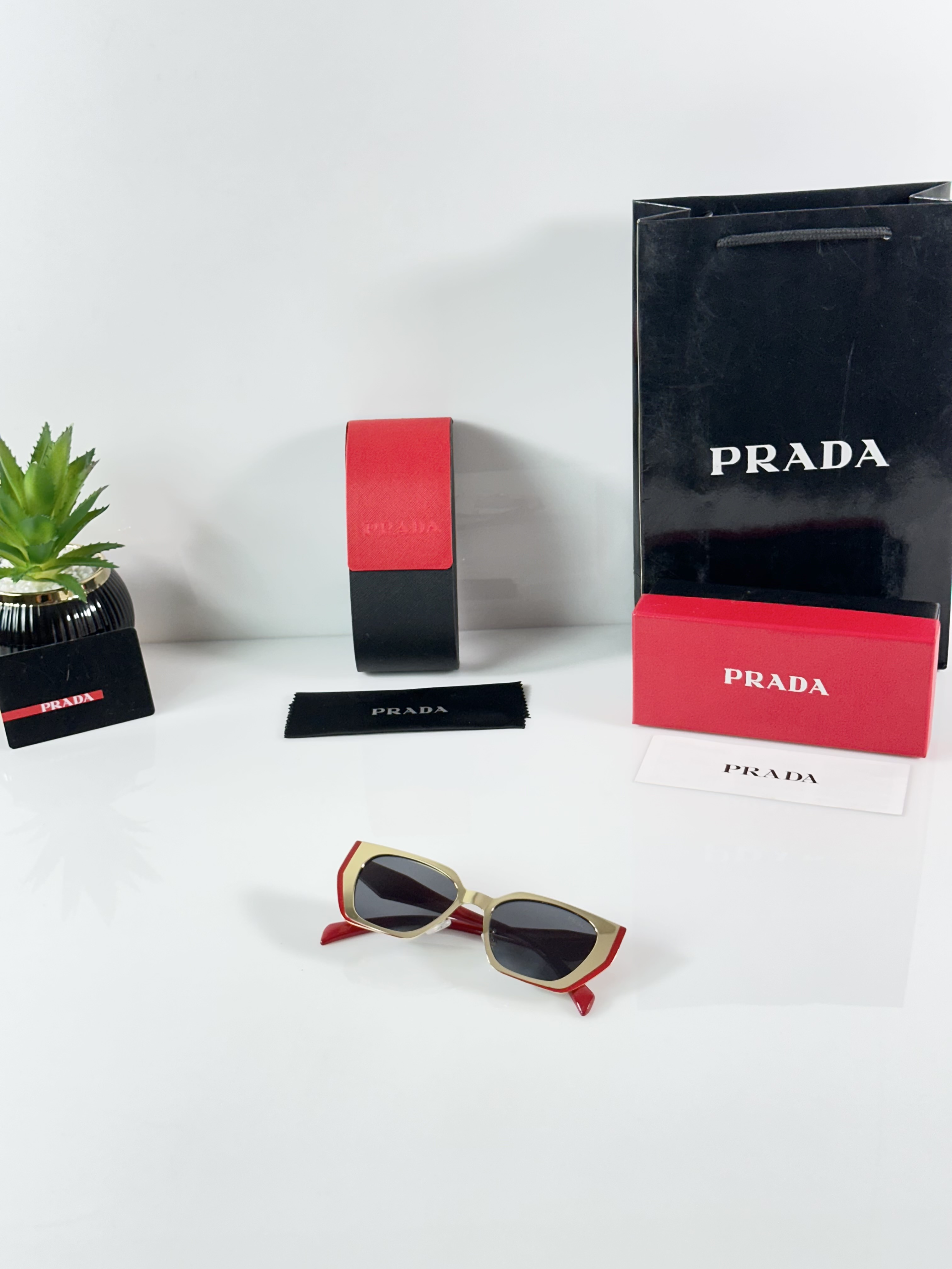 PR WMNS 018 Gold Black Red - Image 5