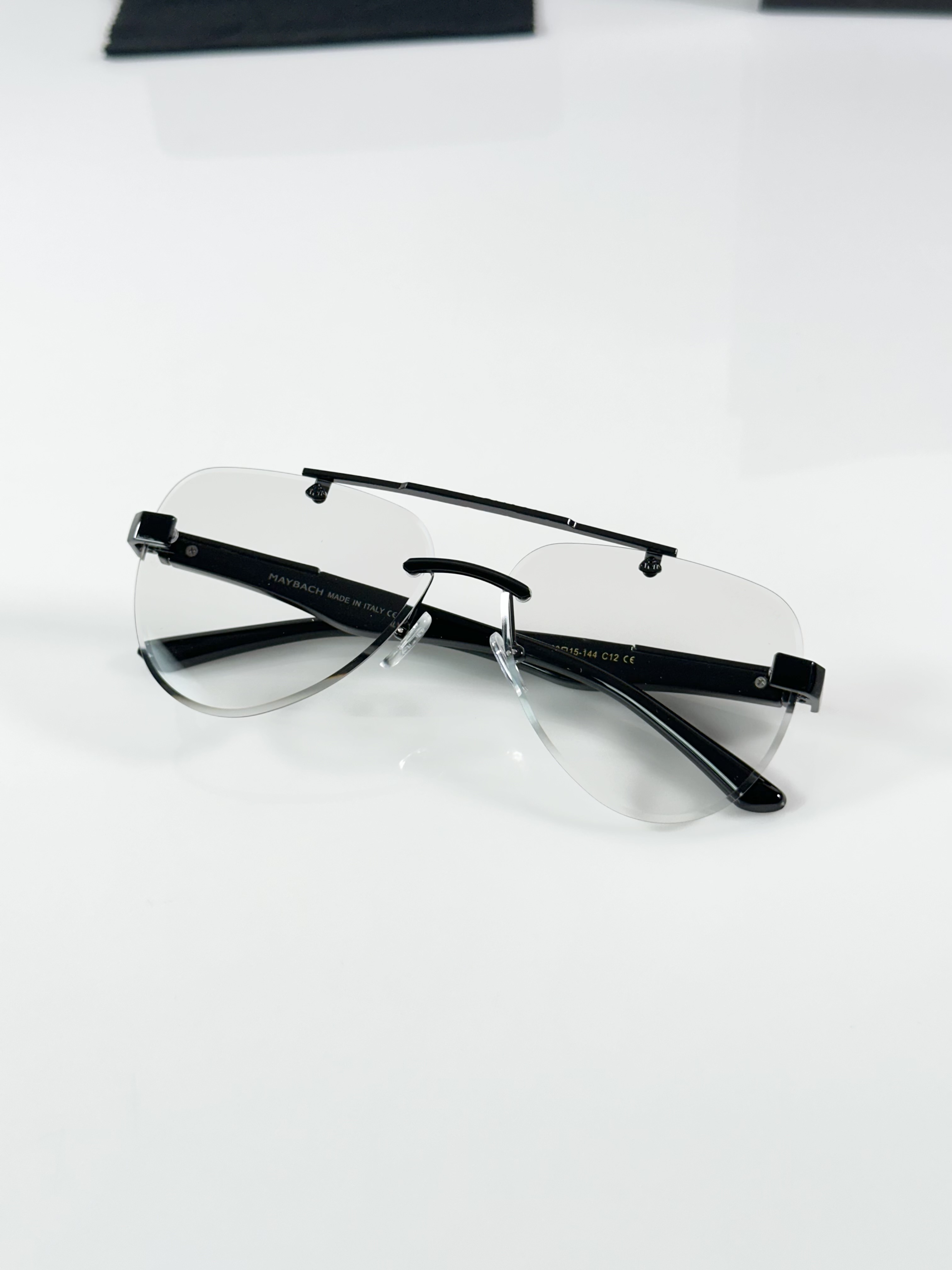 Maybach 1022 Black Day Night Color Changing Glass - Image 4