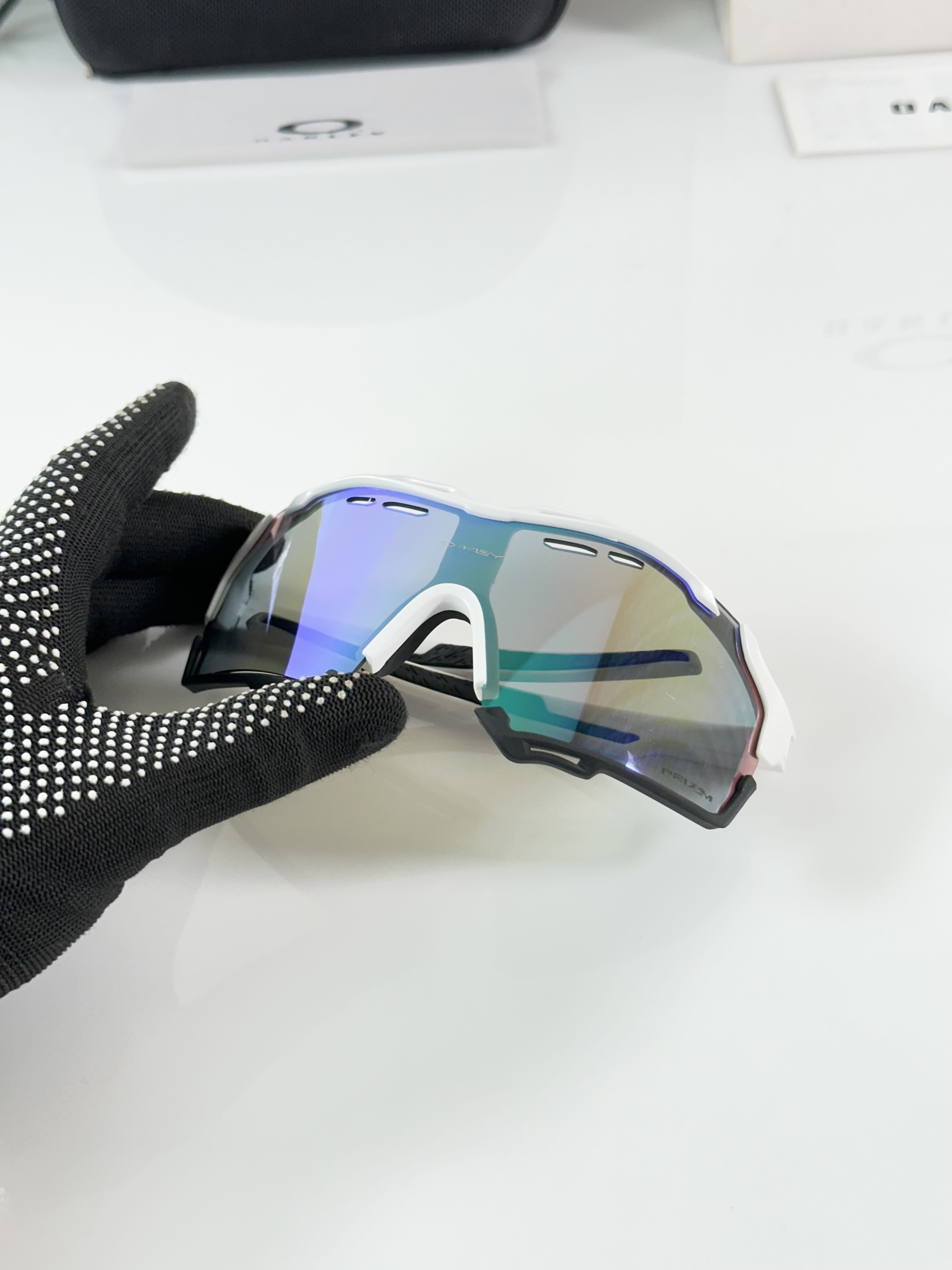 Oakle 8241 White Aqua - Image 4