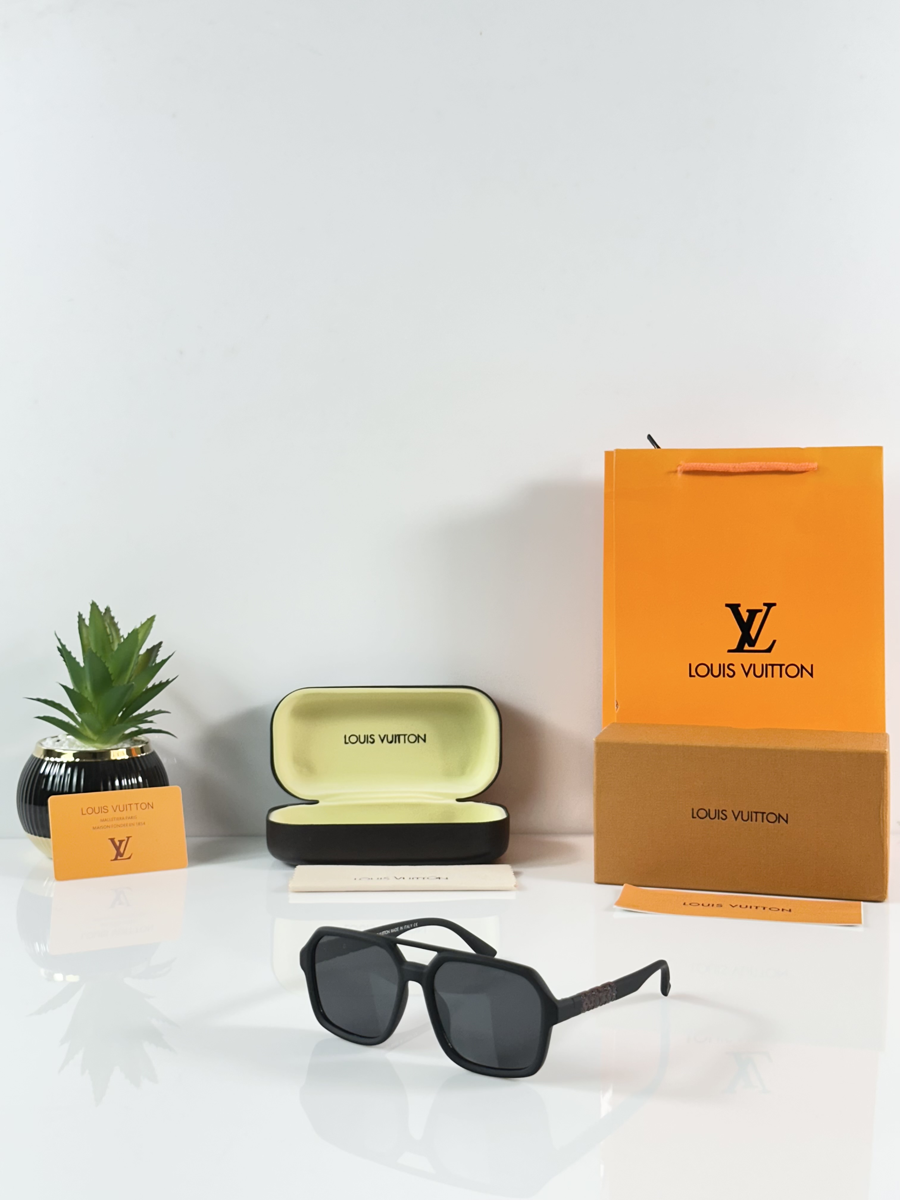 Loui Vuitton 2687 Mate Black