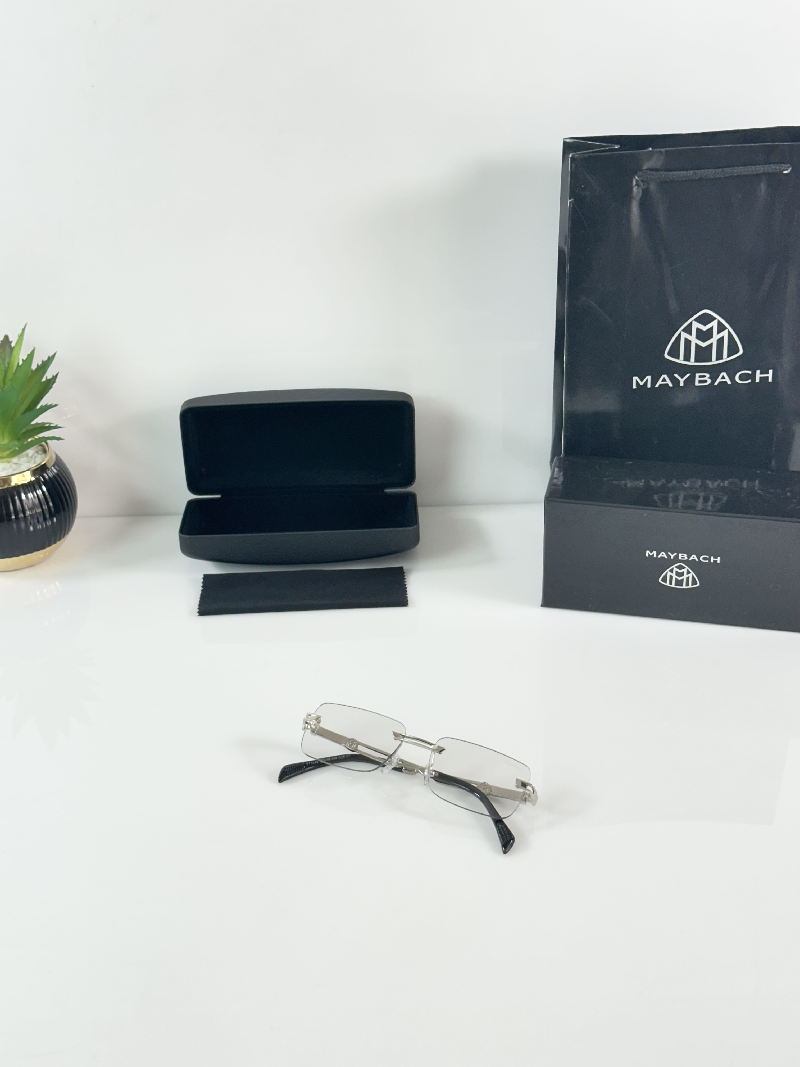 Maybach 1015 Silver Black Day Night Color Changing Glass - Image 5