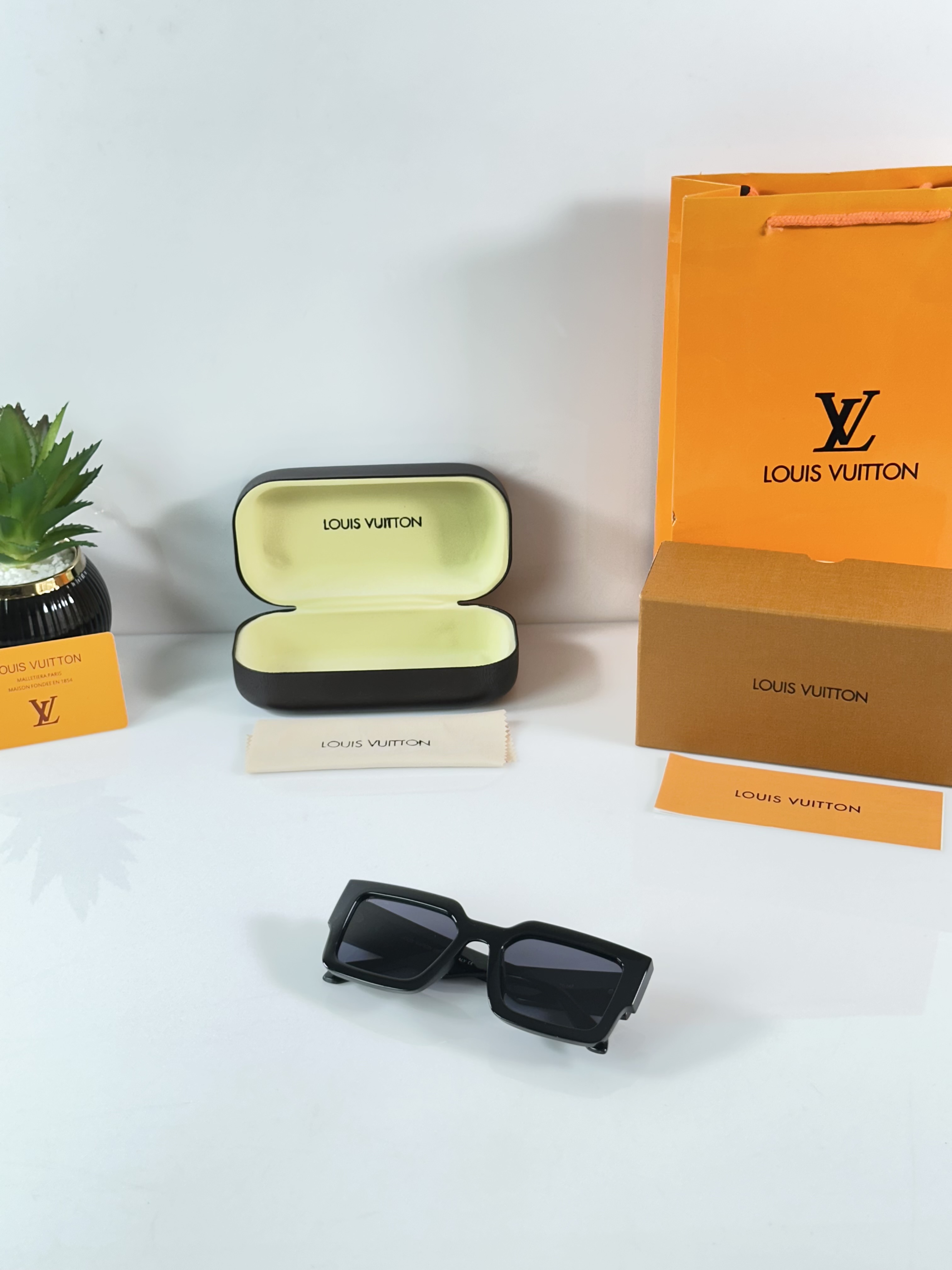 Loui Vuitton 0646 Black - Image 5