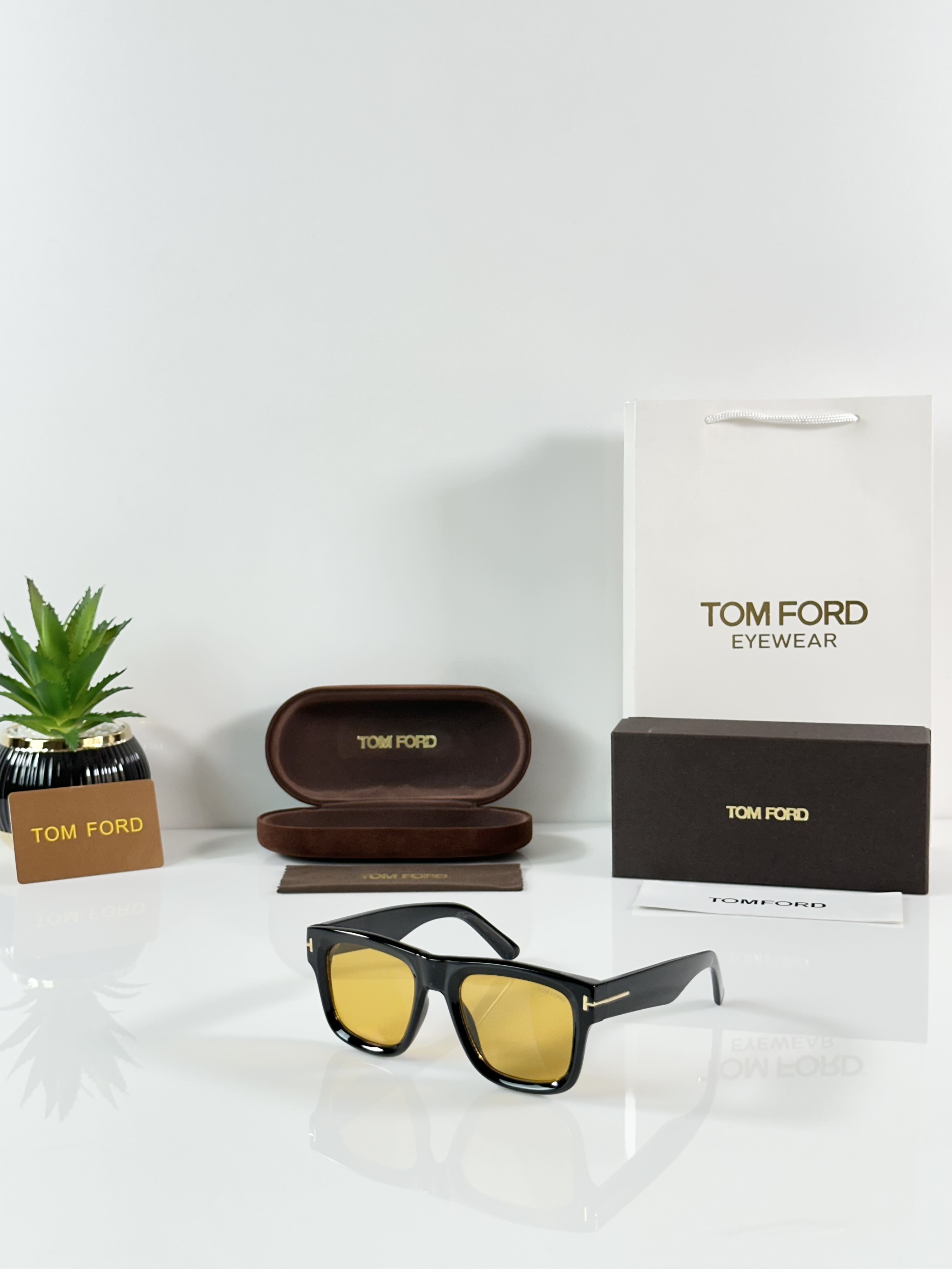 Tomfor 259 Black Yellow