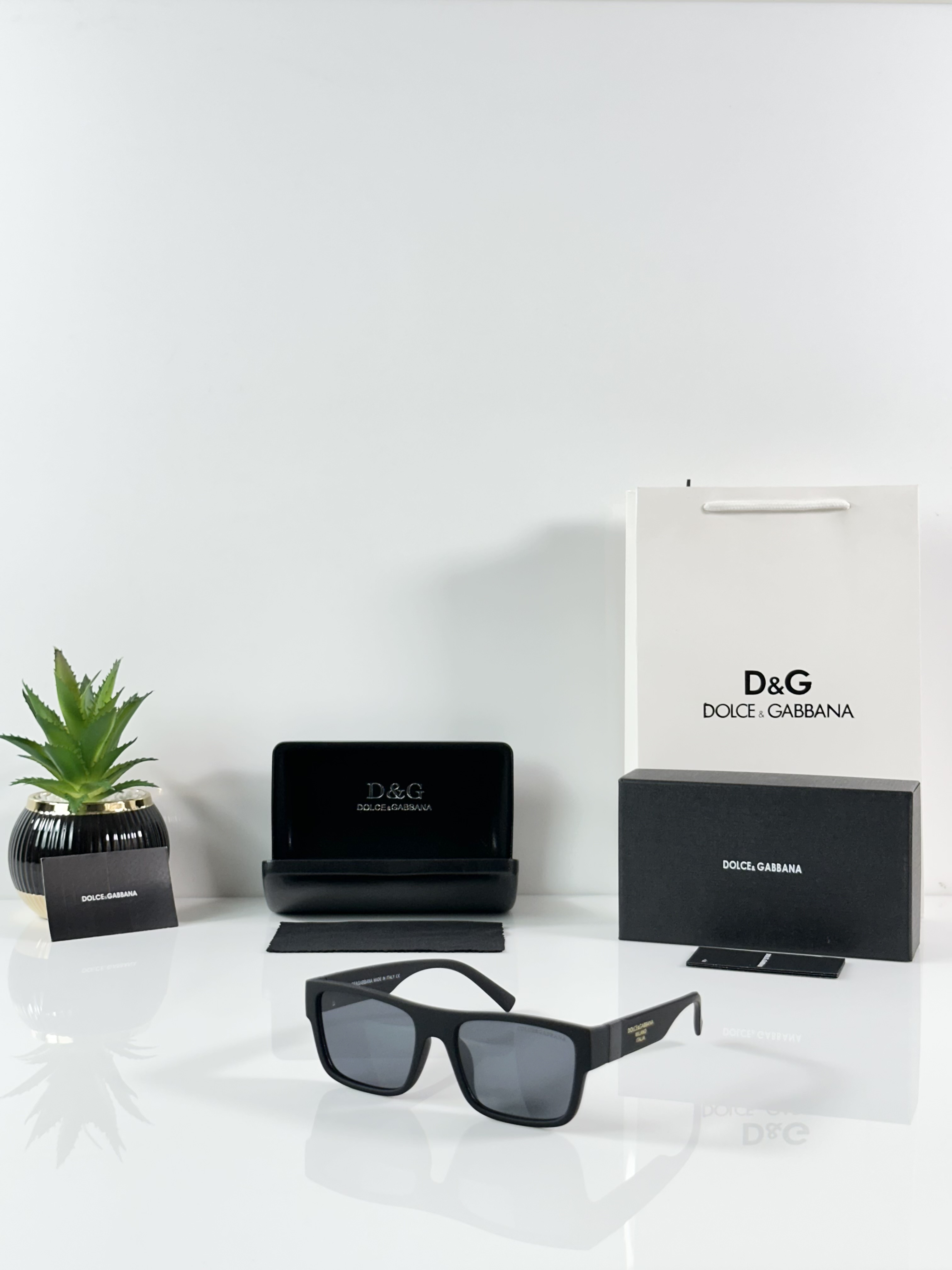 Dolc & Gabbana 8188 Mate Black