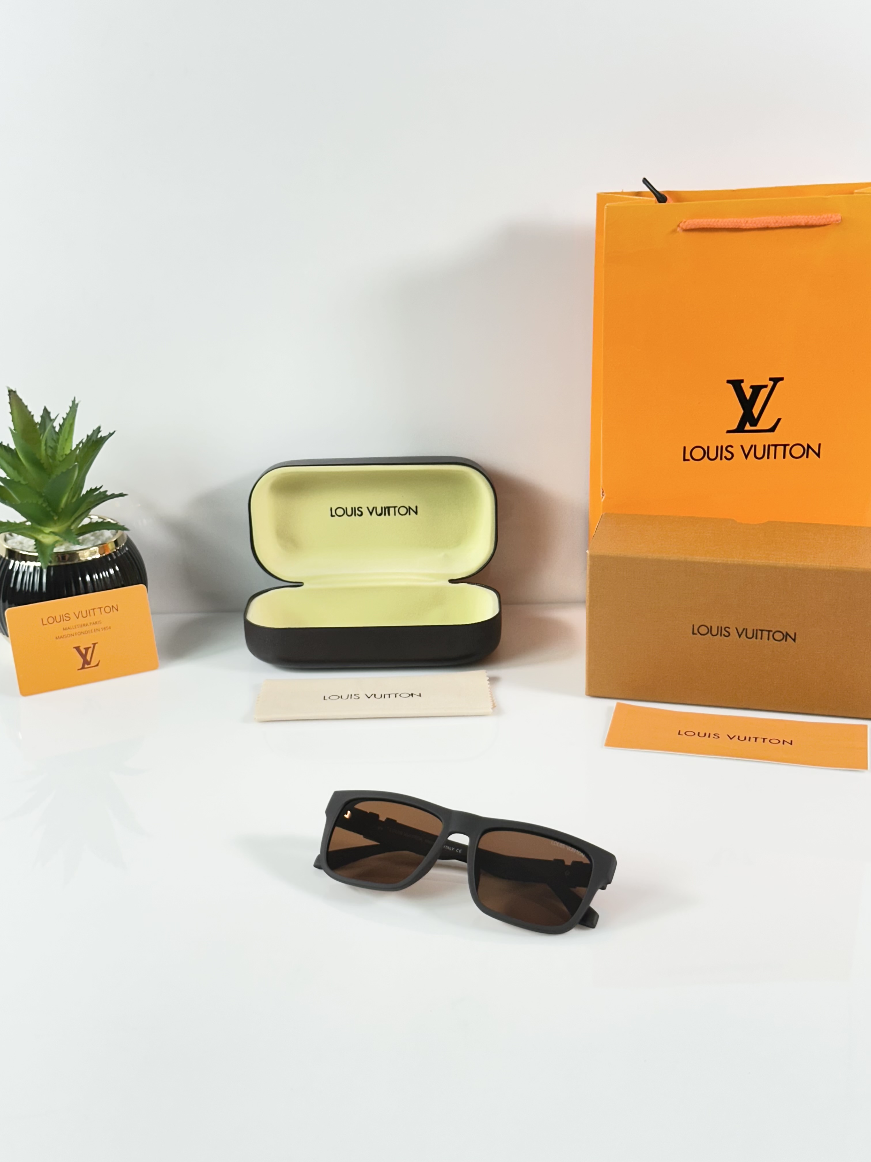 Loui Vuitton 4578 Brown - Image 5