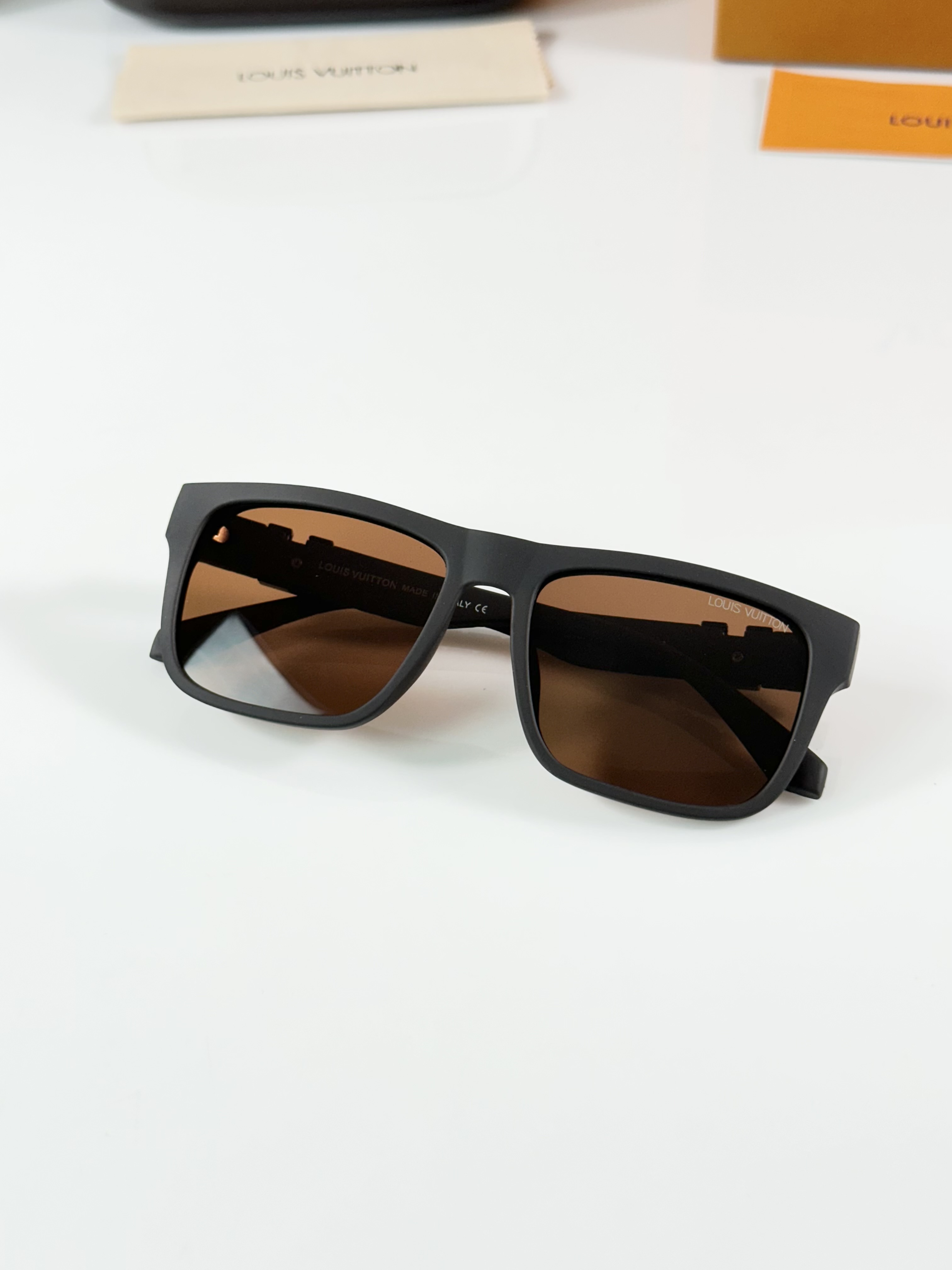 Loui Vuitton 4578 Brown - Image 4