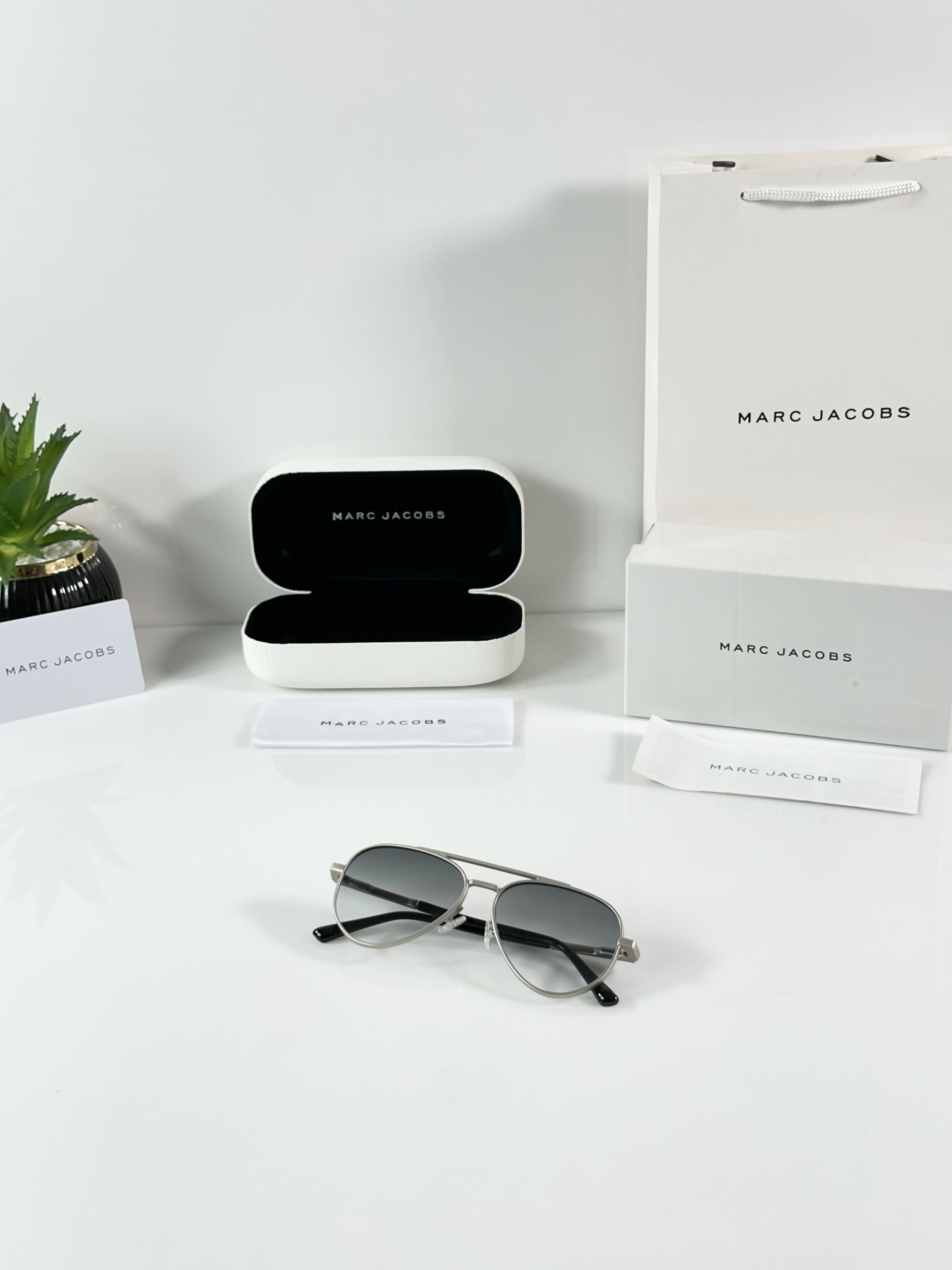 Marc Jacobs 513 Silver Green Shaded - Image 5
