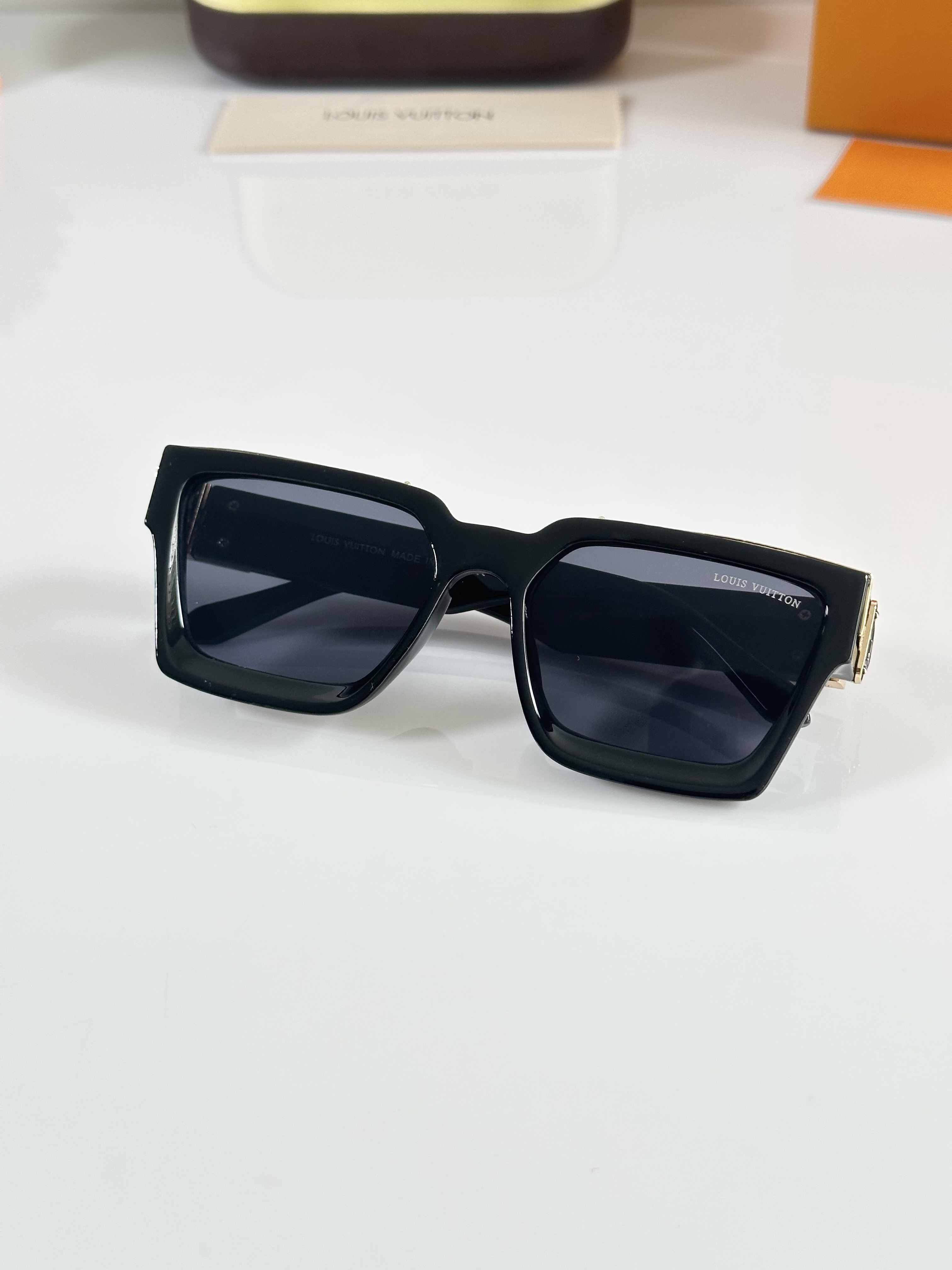 Loui Vuitton 96006 Gold Black - Image 6