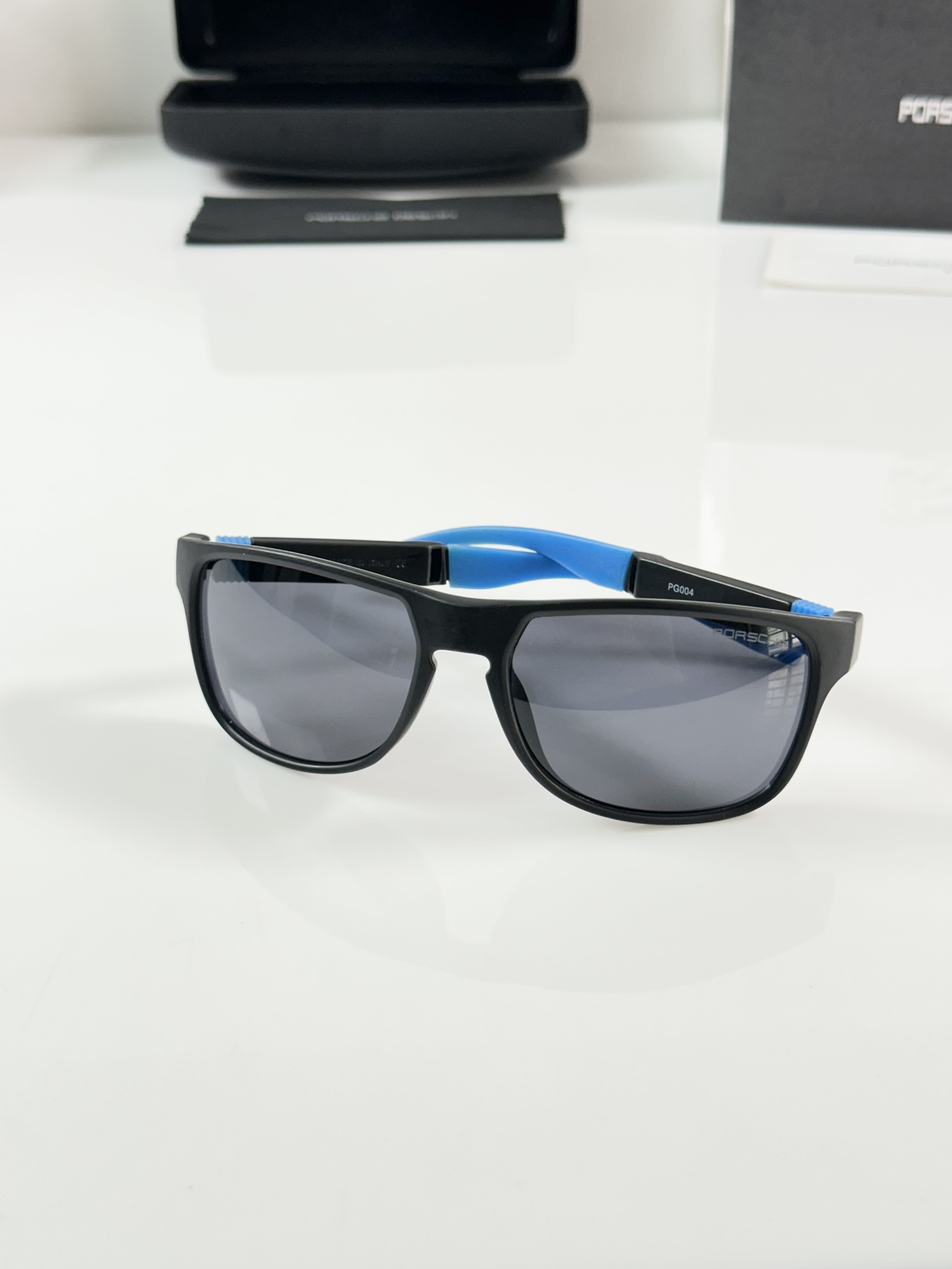 Porsche 004 Black Blue - Image 3
