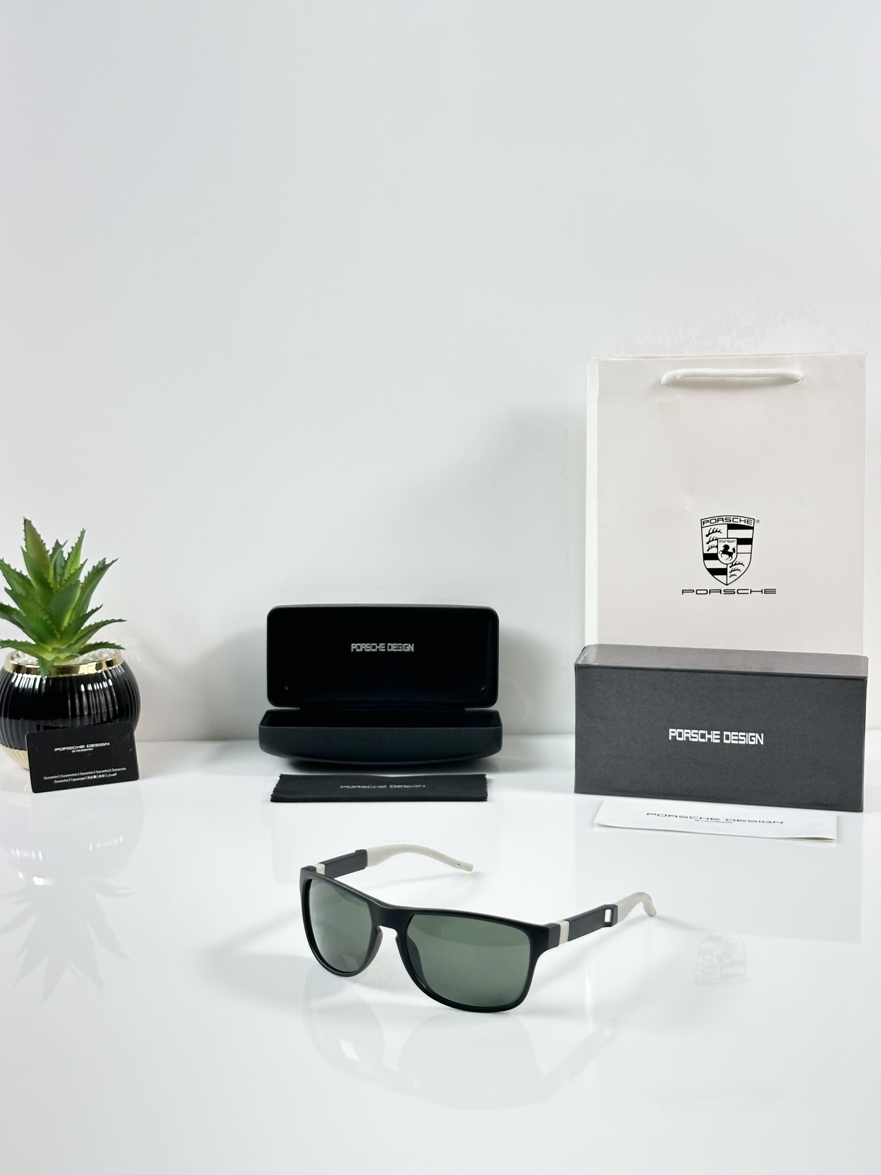 Porsche 004 Black Green