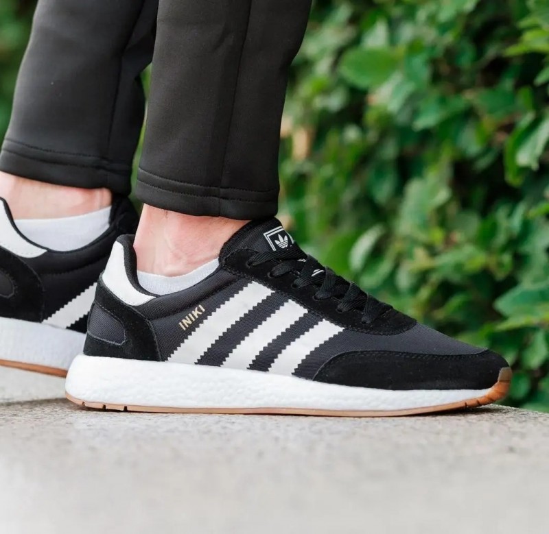 iniki black and white