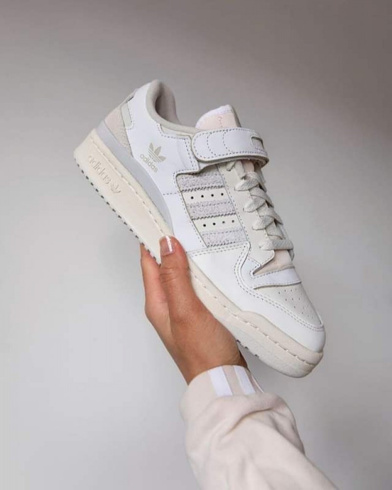 The Fashion Ends