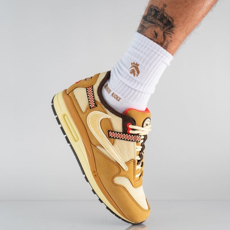 travis scott x nike air max 1 wheat