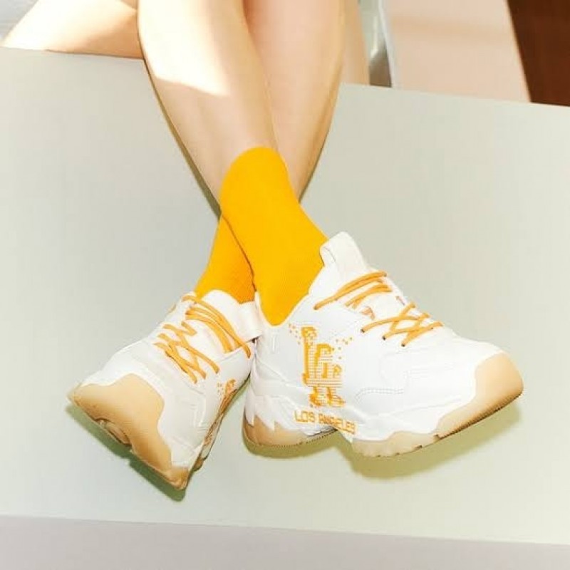 The Fashion Ends