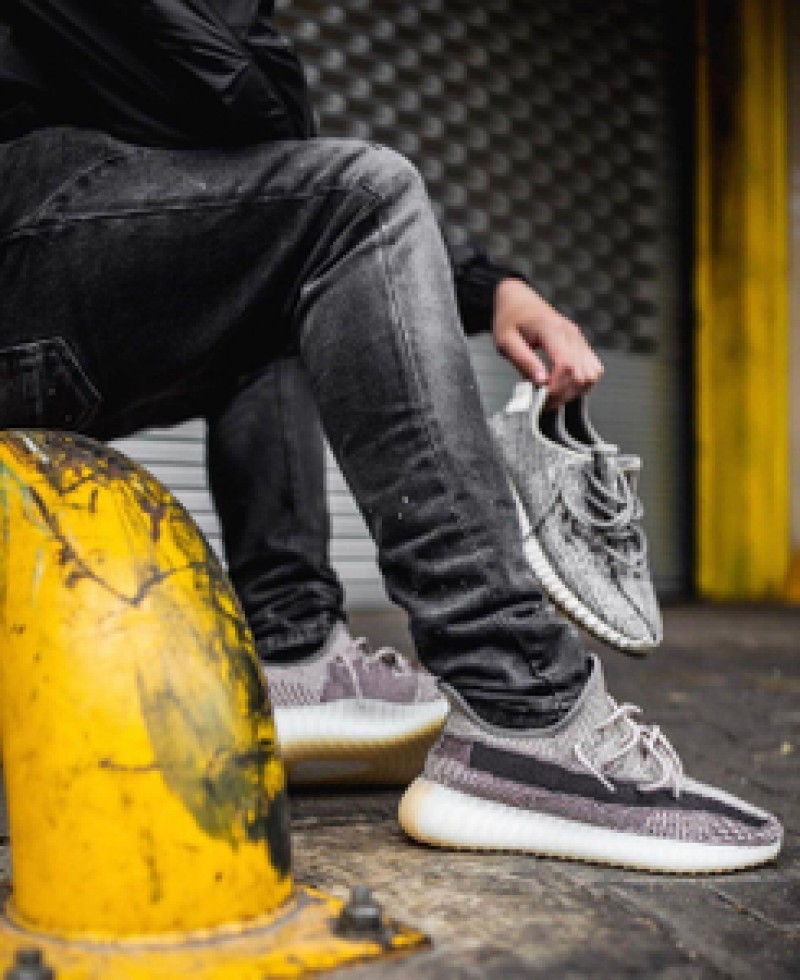 yeezy zyon with jeans